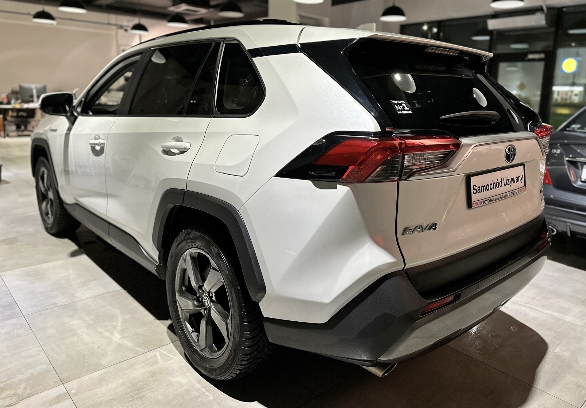 
Toyota RAV4 Hybrid Executive full									