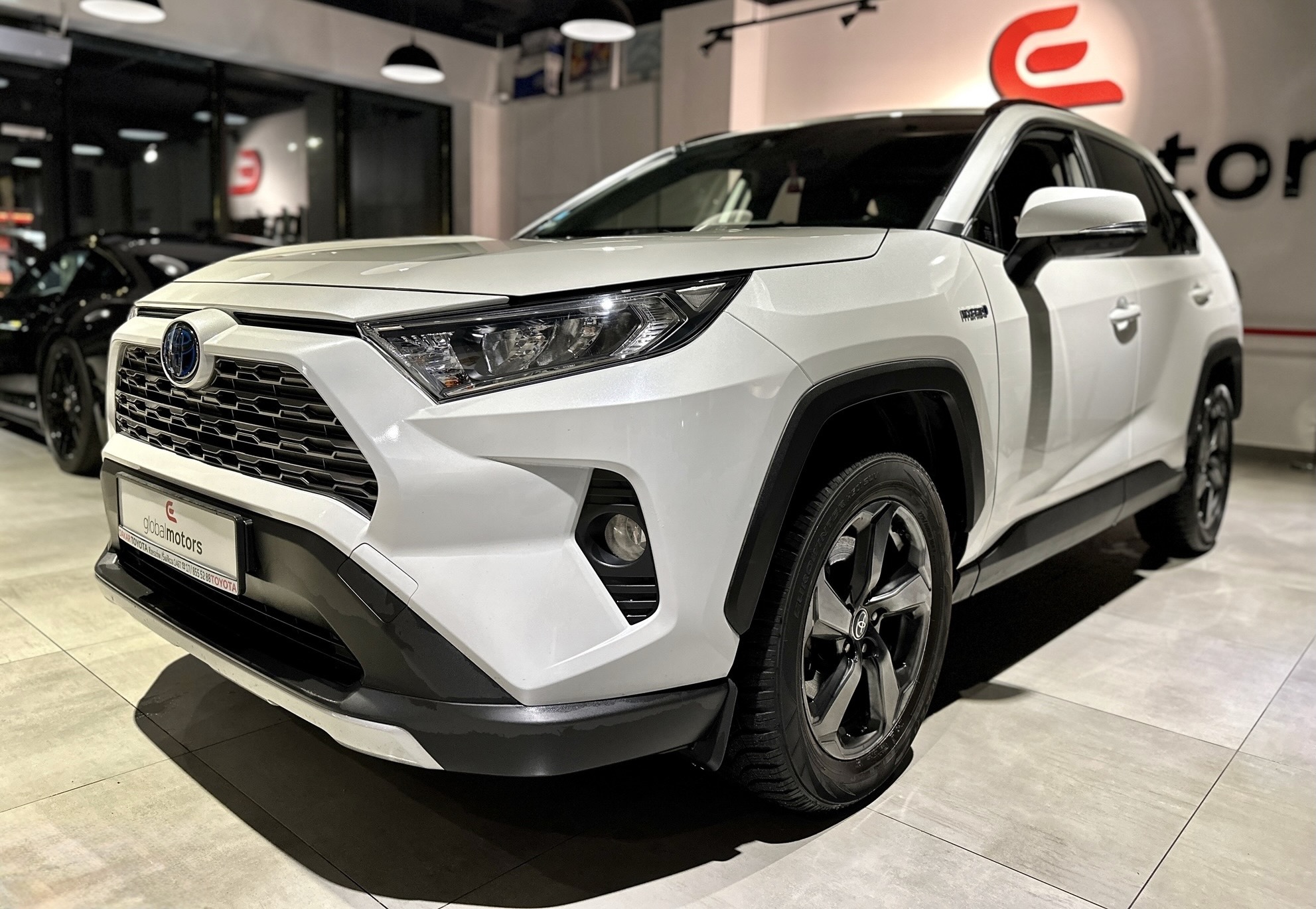 
Toyota RAV4 Hybrid Executive full									