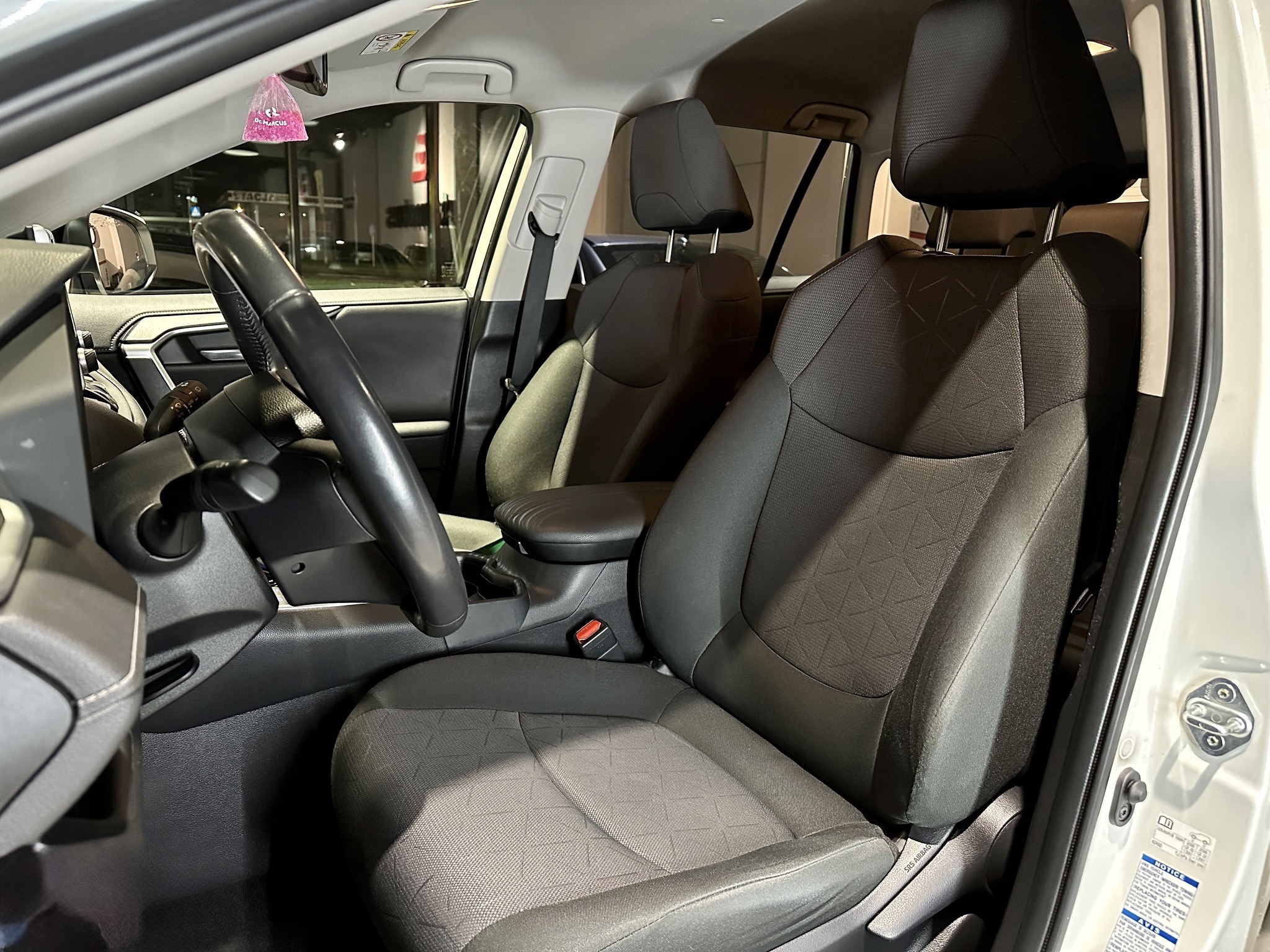 
Toyota RAV4 Hybrid Executive full									