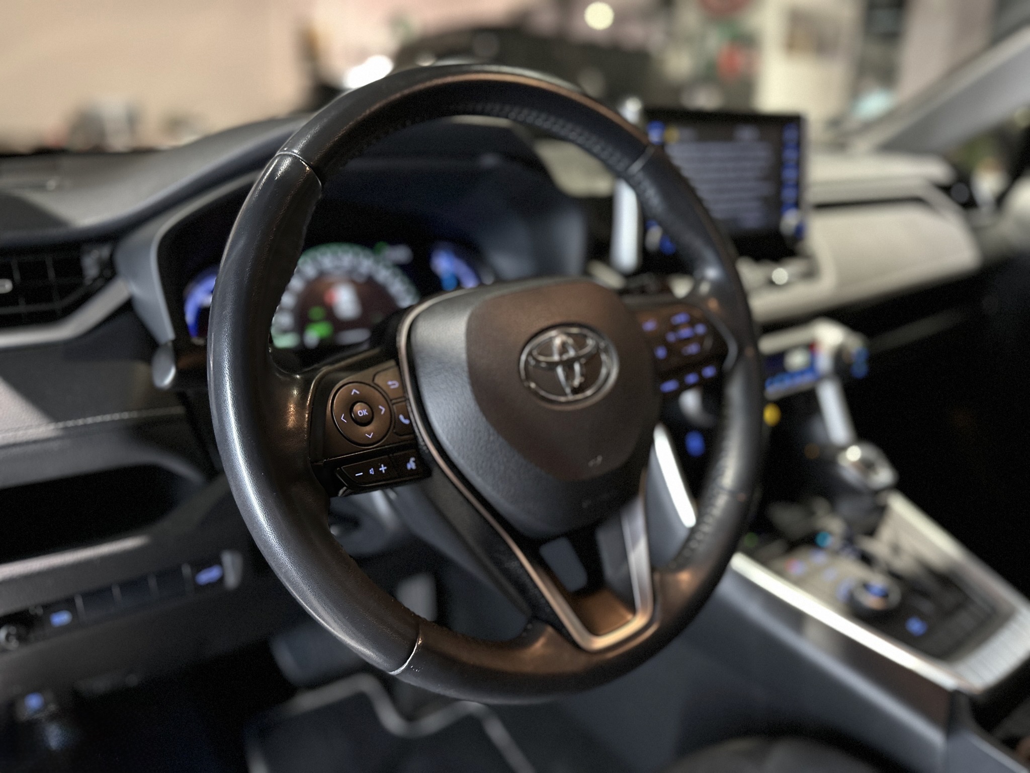 
Toyota RAV4 Hybrid Executive full									