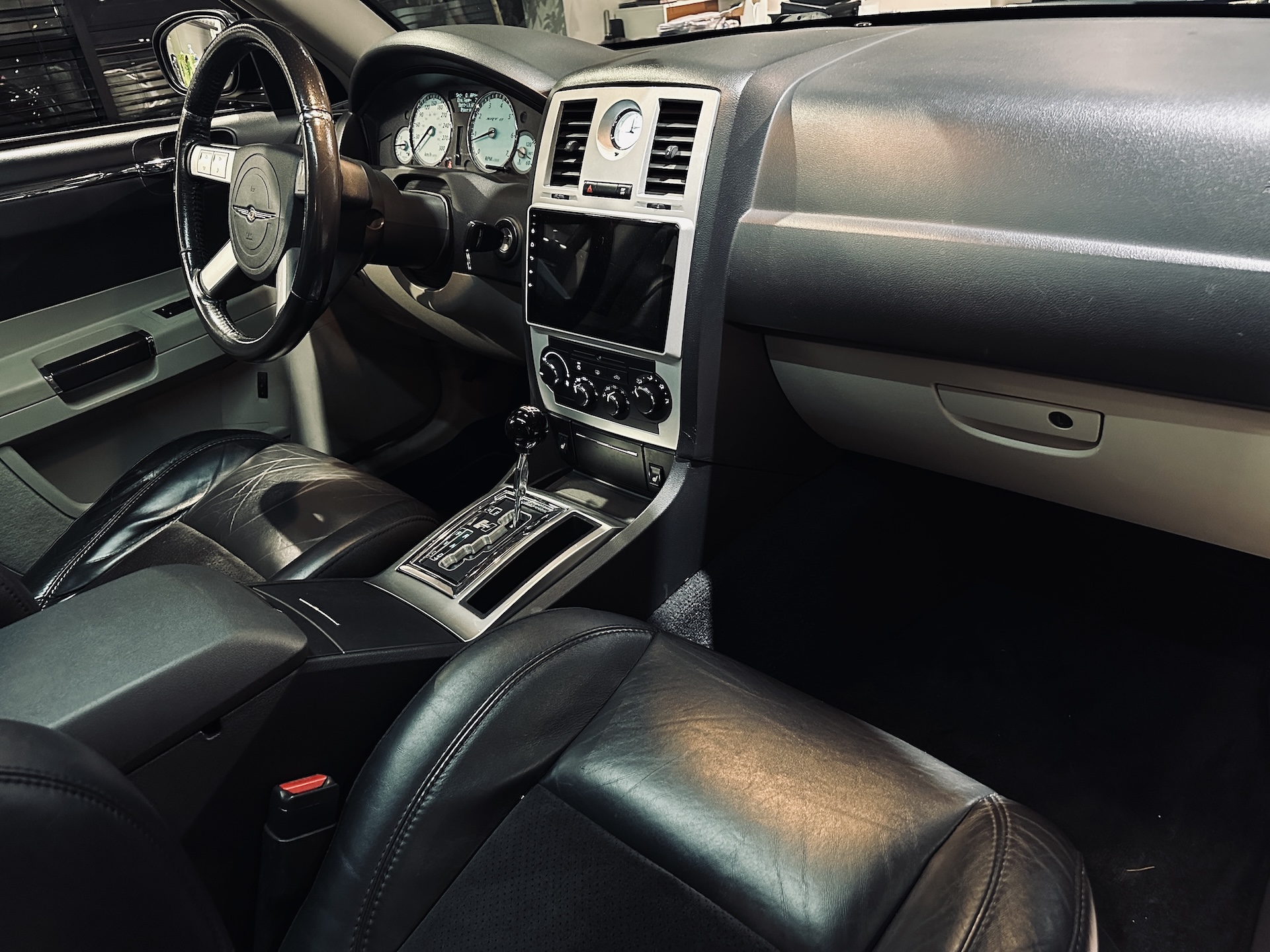 
Chrysler 300C SRT8 (spec. EU / PL) full									