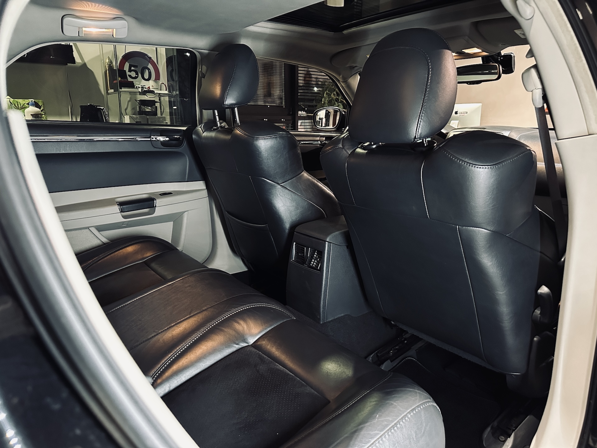 
Chrysler 300C SRT8 (spec. EU / PL) full									