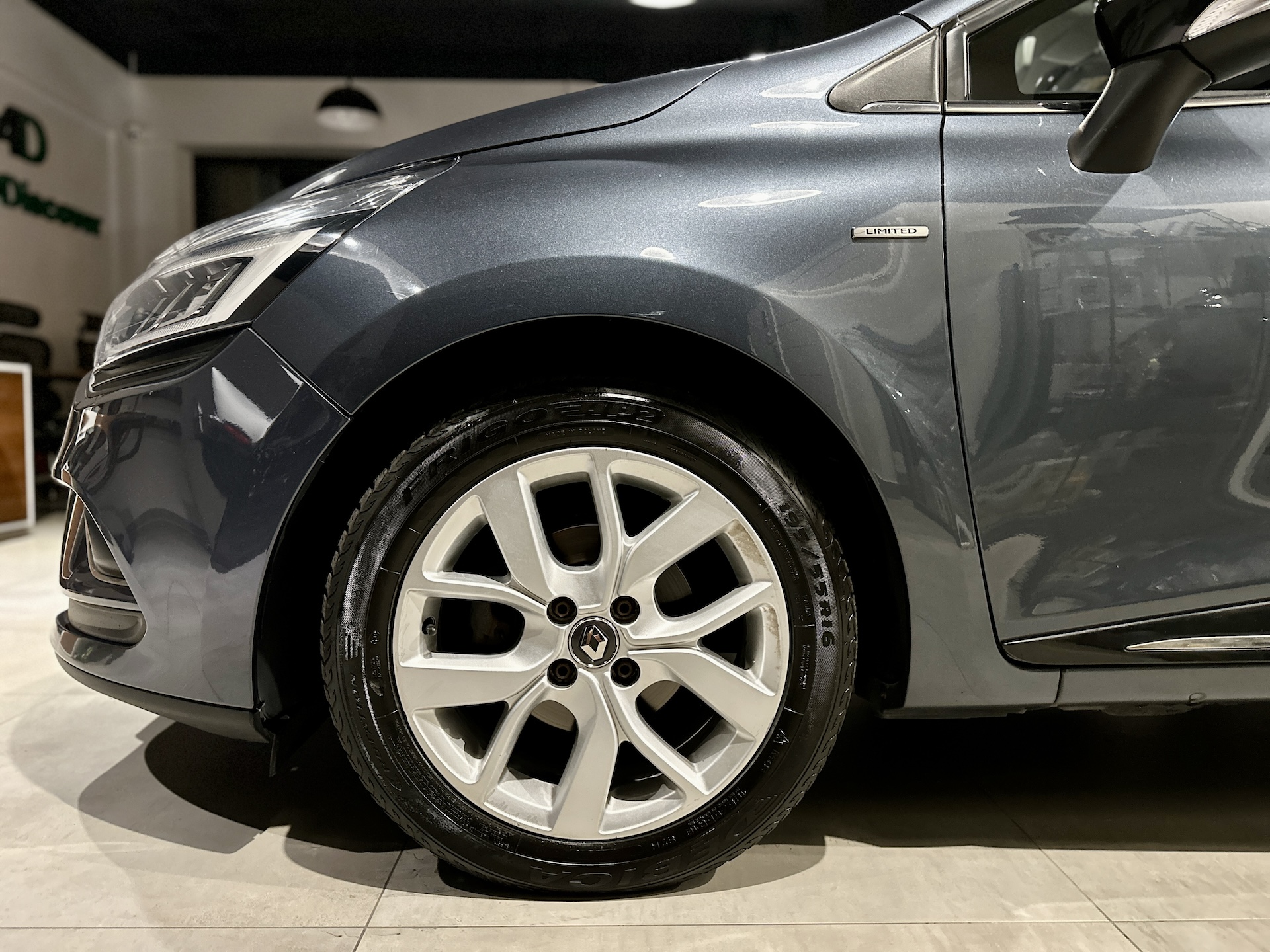 
Renault Clio Energy 90 Limited (IV) full									