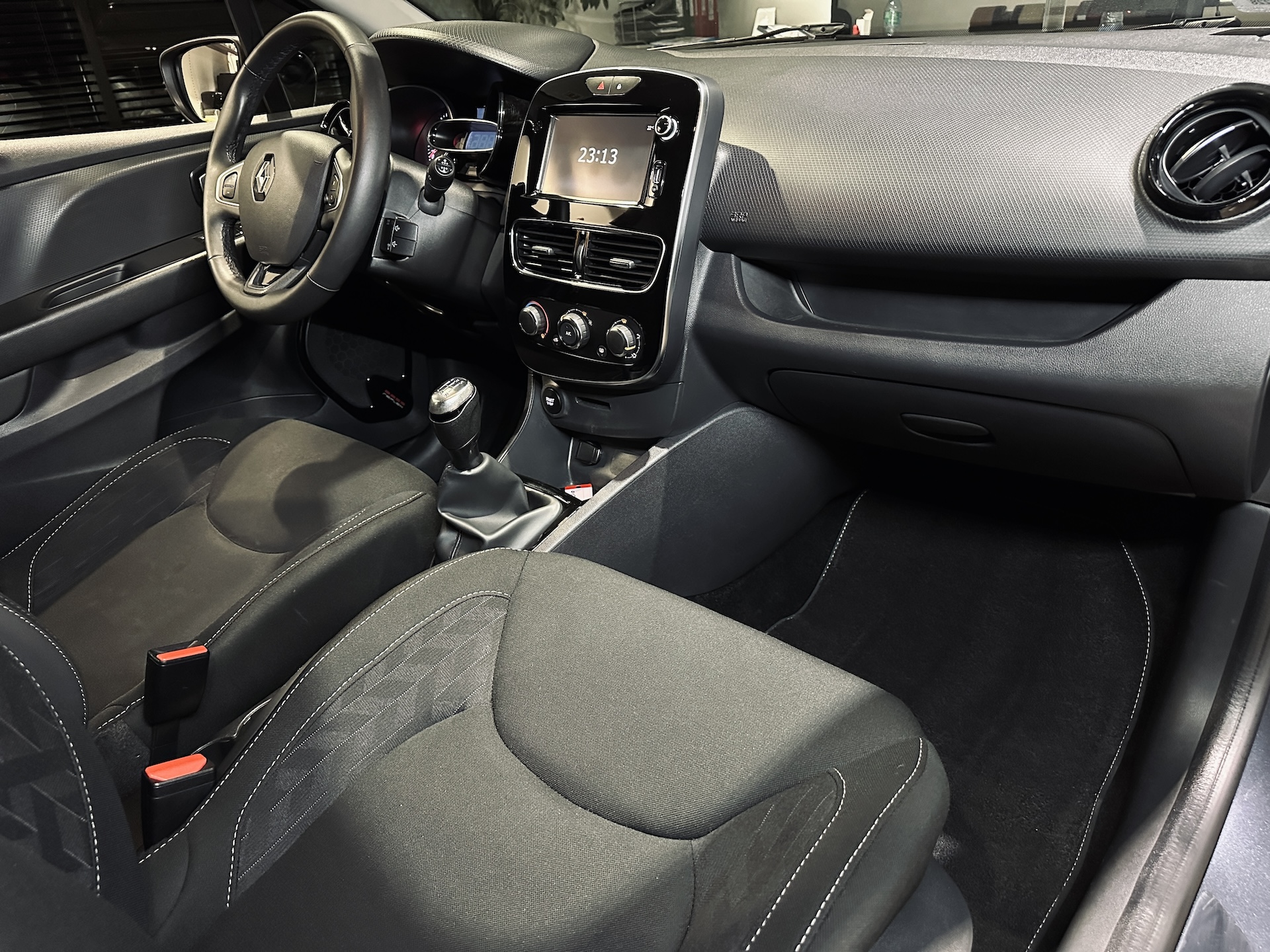 
Renault Clio Energy 90 Limited (IV) full									