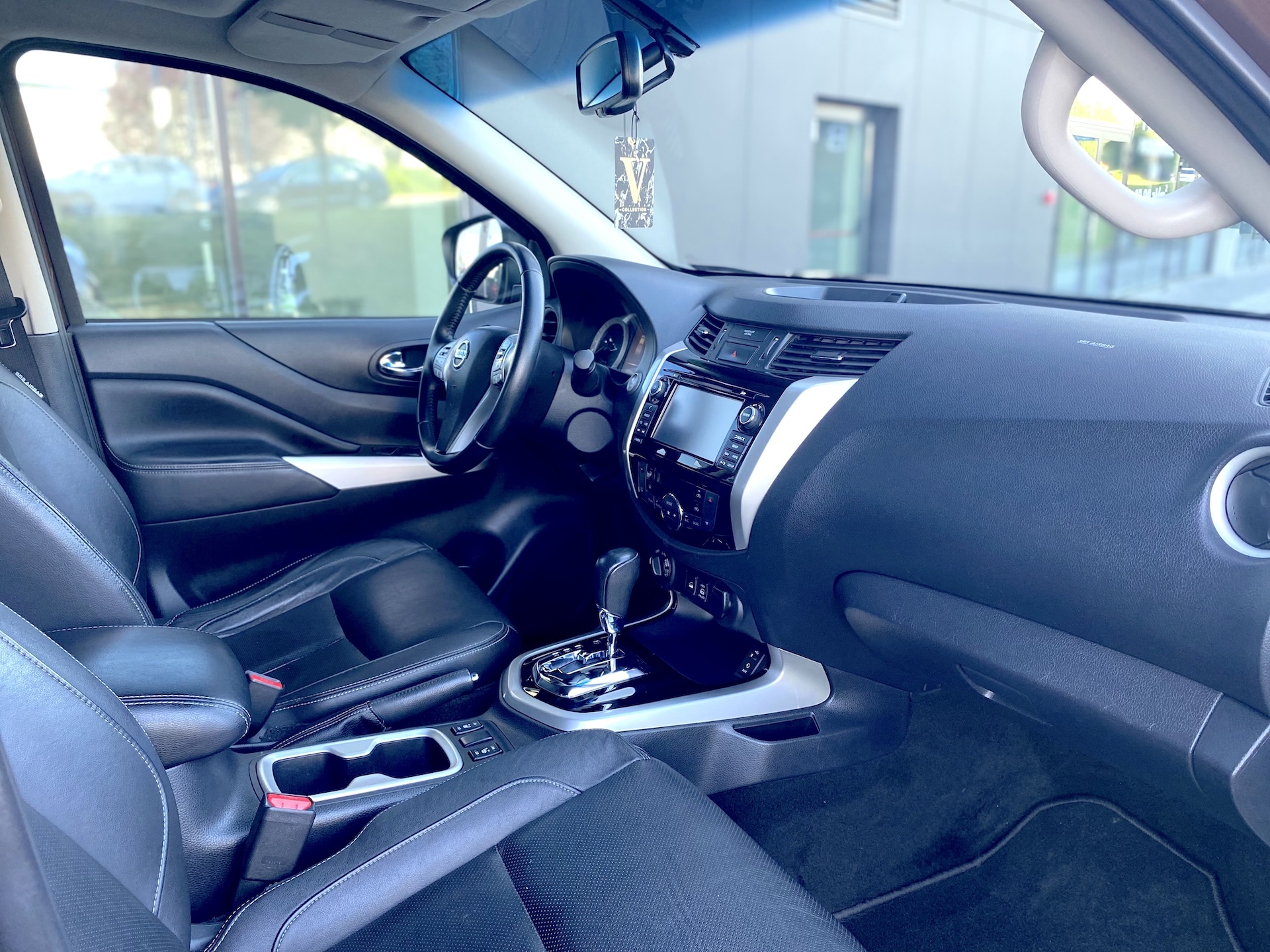 
Nissan Navara Double Cab (IV) full									