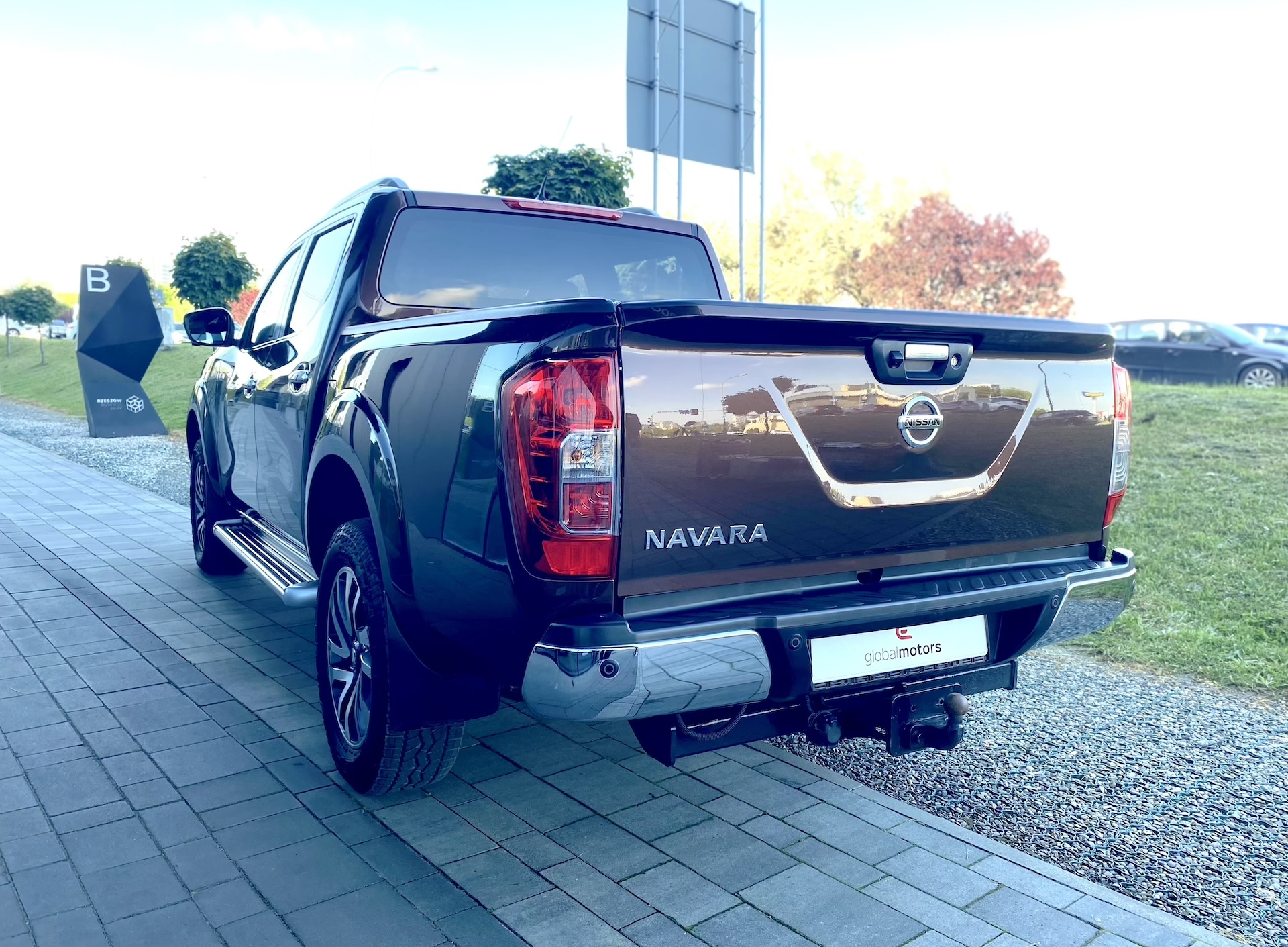 
Nissan Navara Double Cab (IV) full									