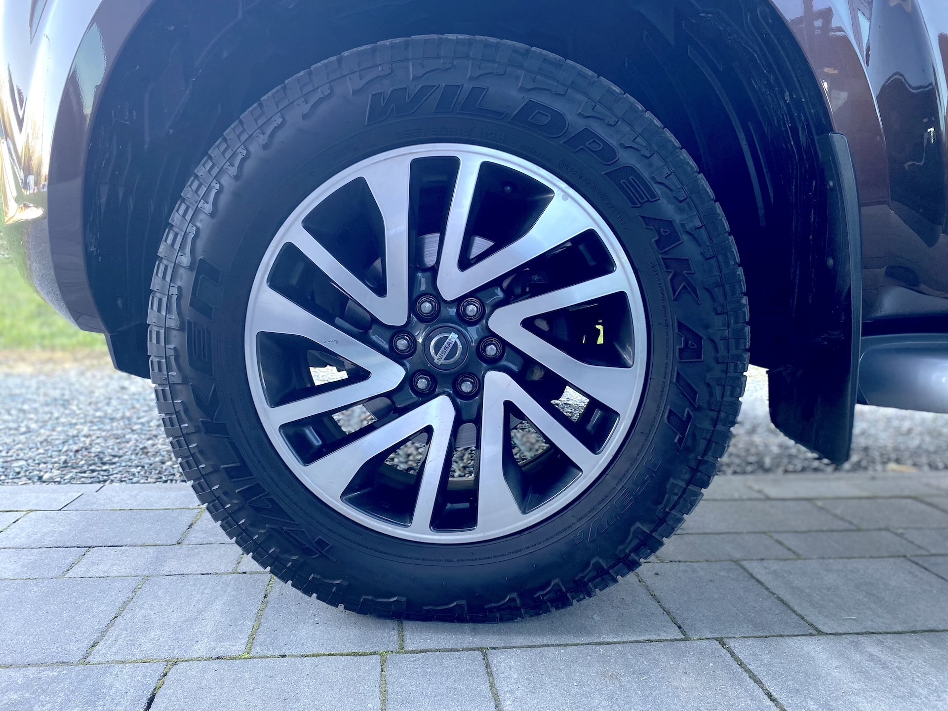 
Nissan Navara Double Cab (IV) full									