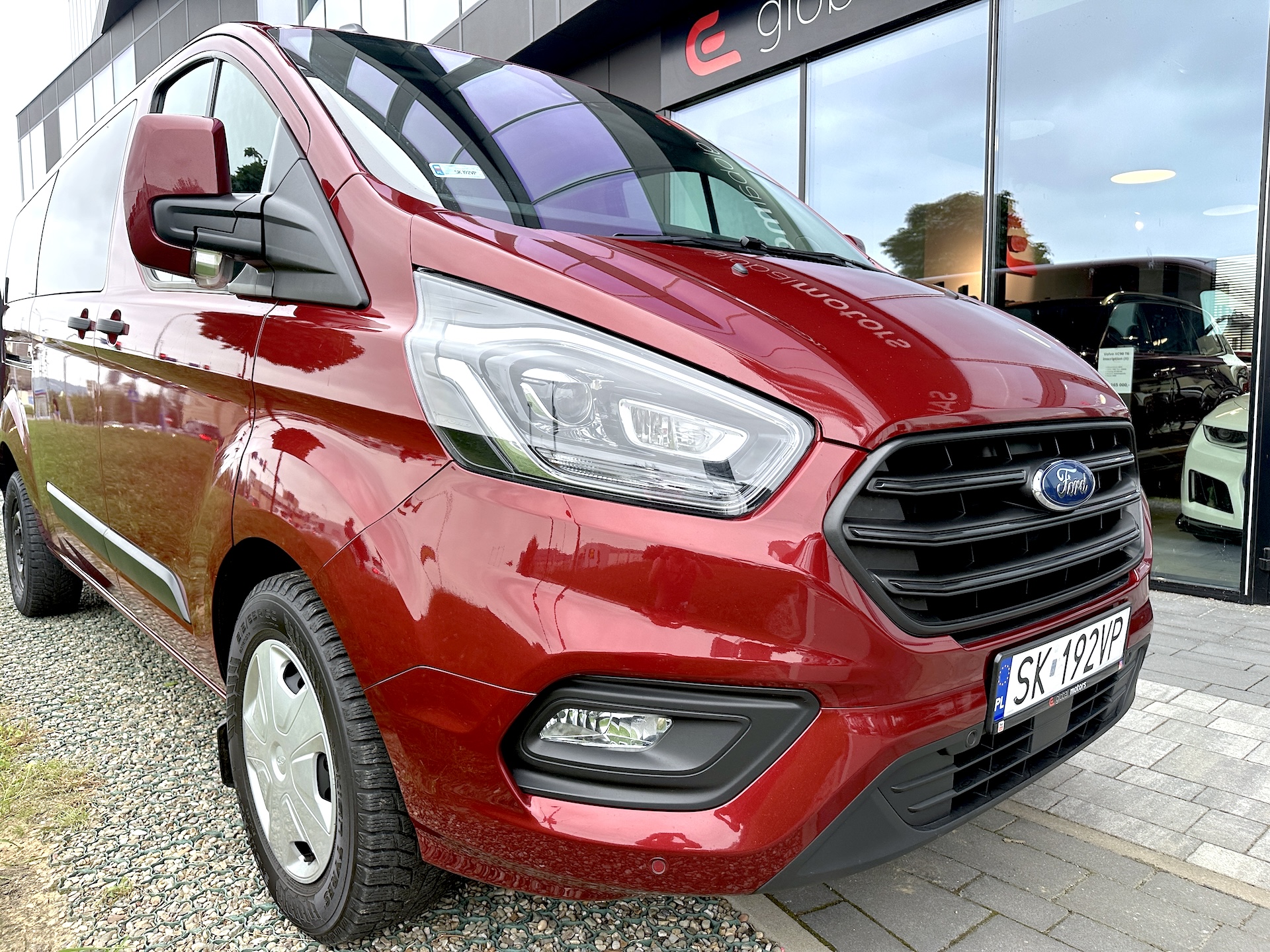 
Ford Transit Custom Titanium Black Series full									