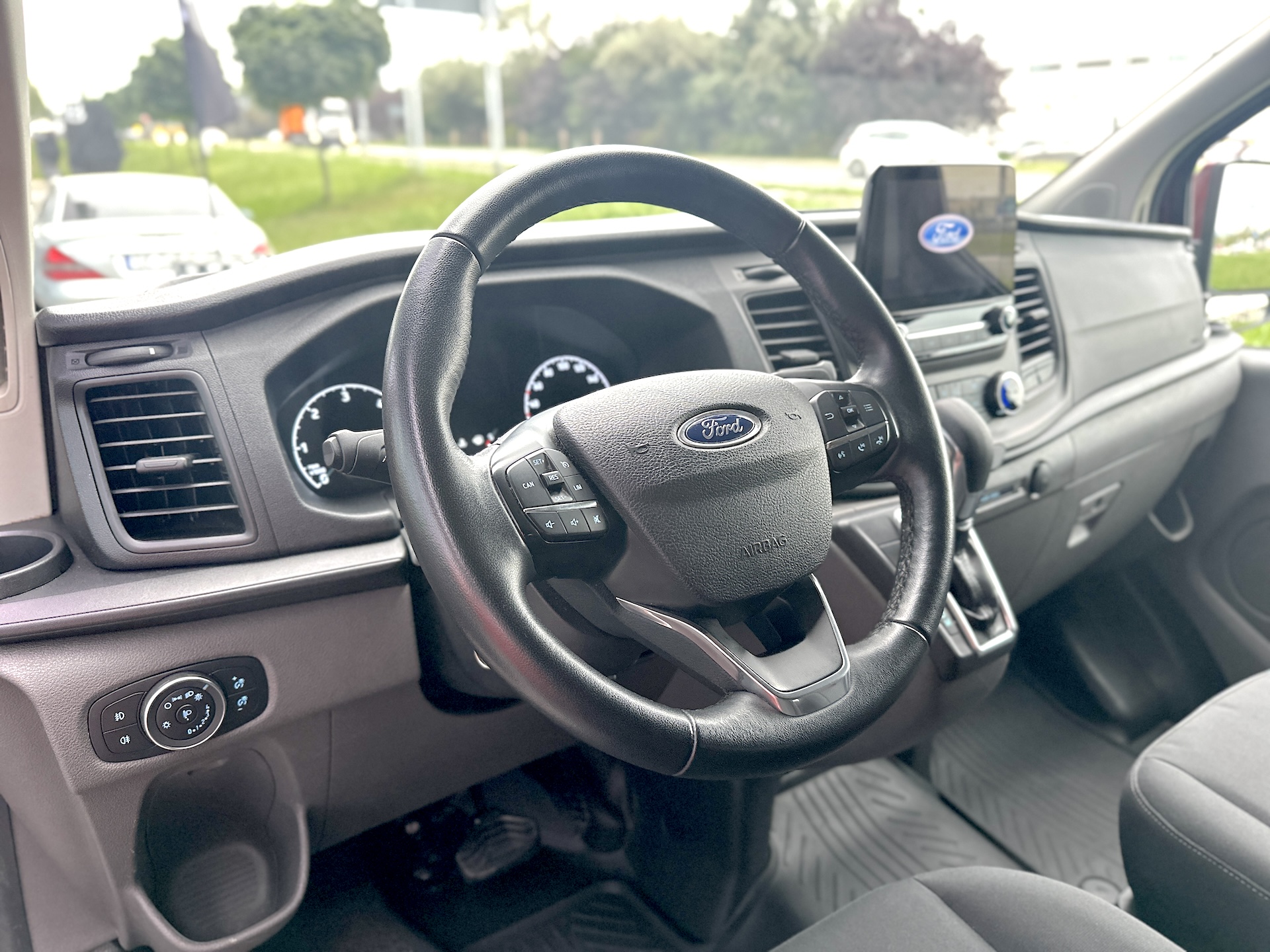 
Ford Transit Custom Titanium Black Series full									