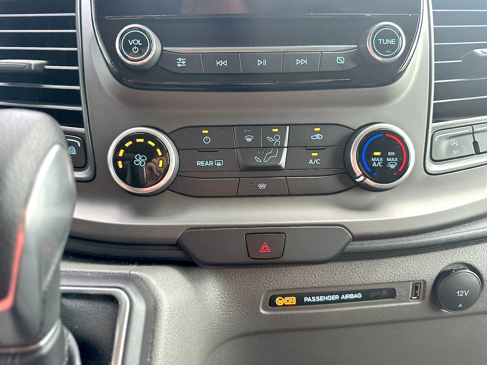 
Ford Transit Custom Titanium Black Series full									