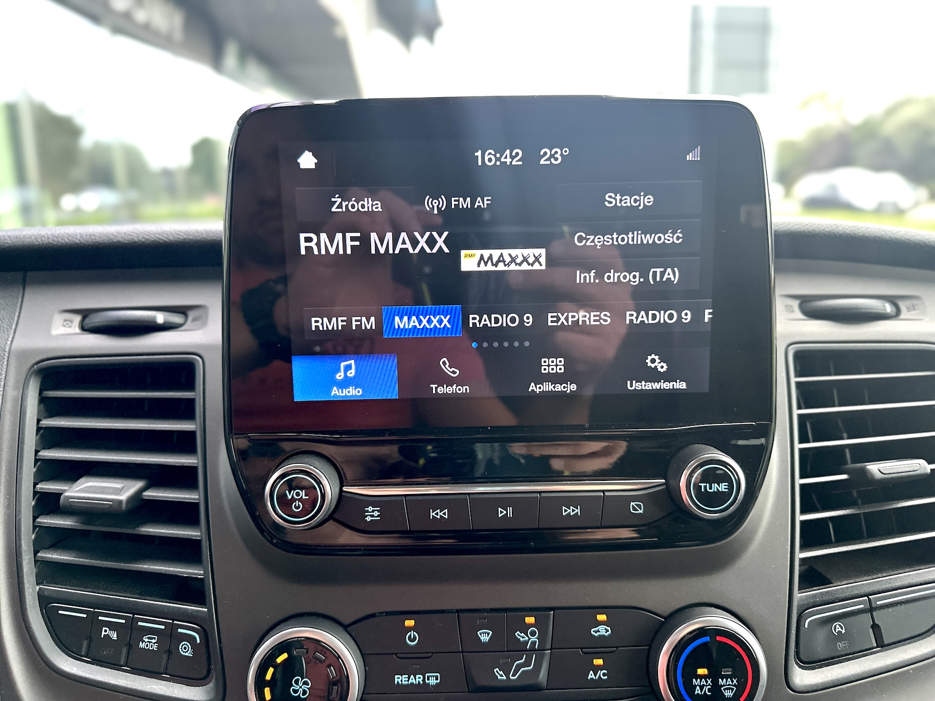 
Ford Transit Custom Titanium Black Series full									