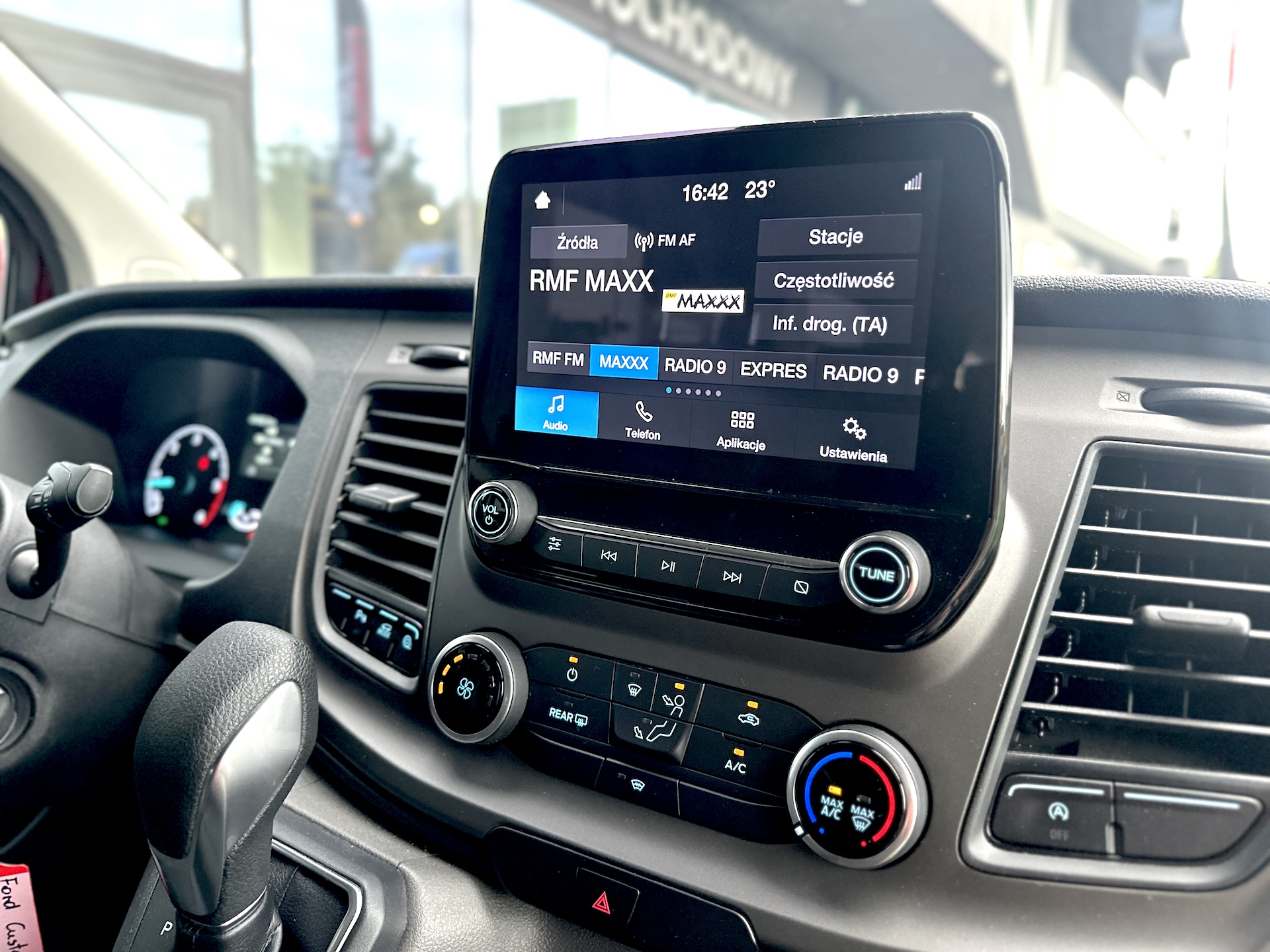 
Ford Transit Custom Titanium Black Series full									