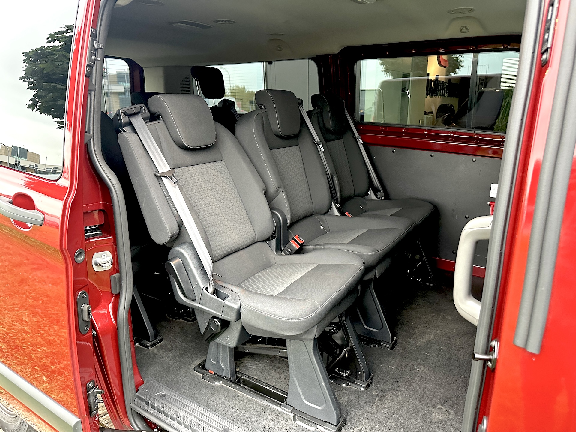 
Ford Transit Custom Titanium Black Series full									