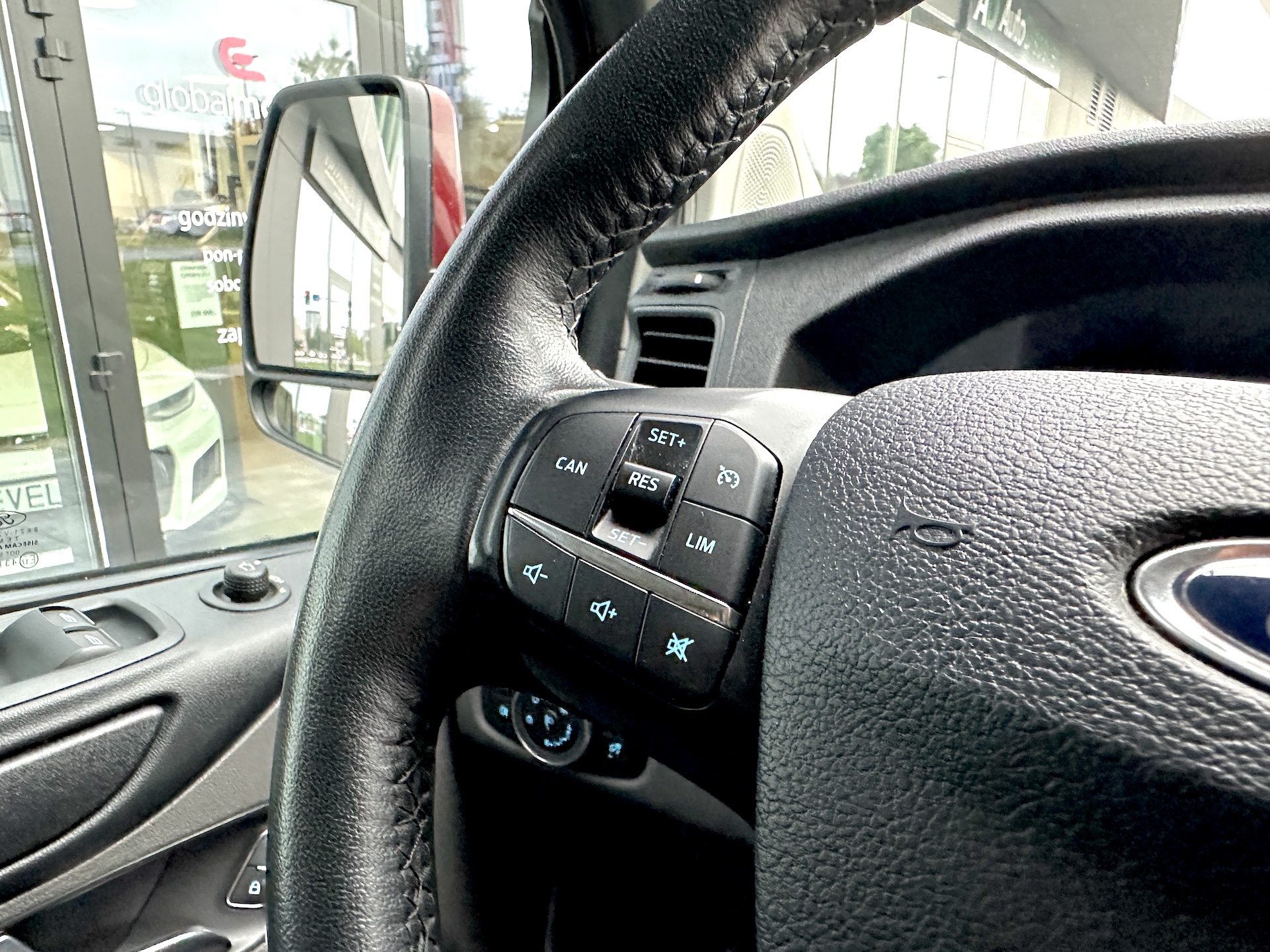 
Ford Transit Custom Titanium Black Series full									