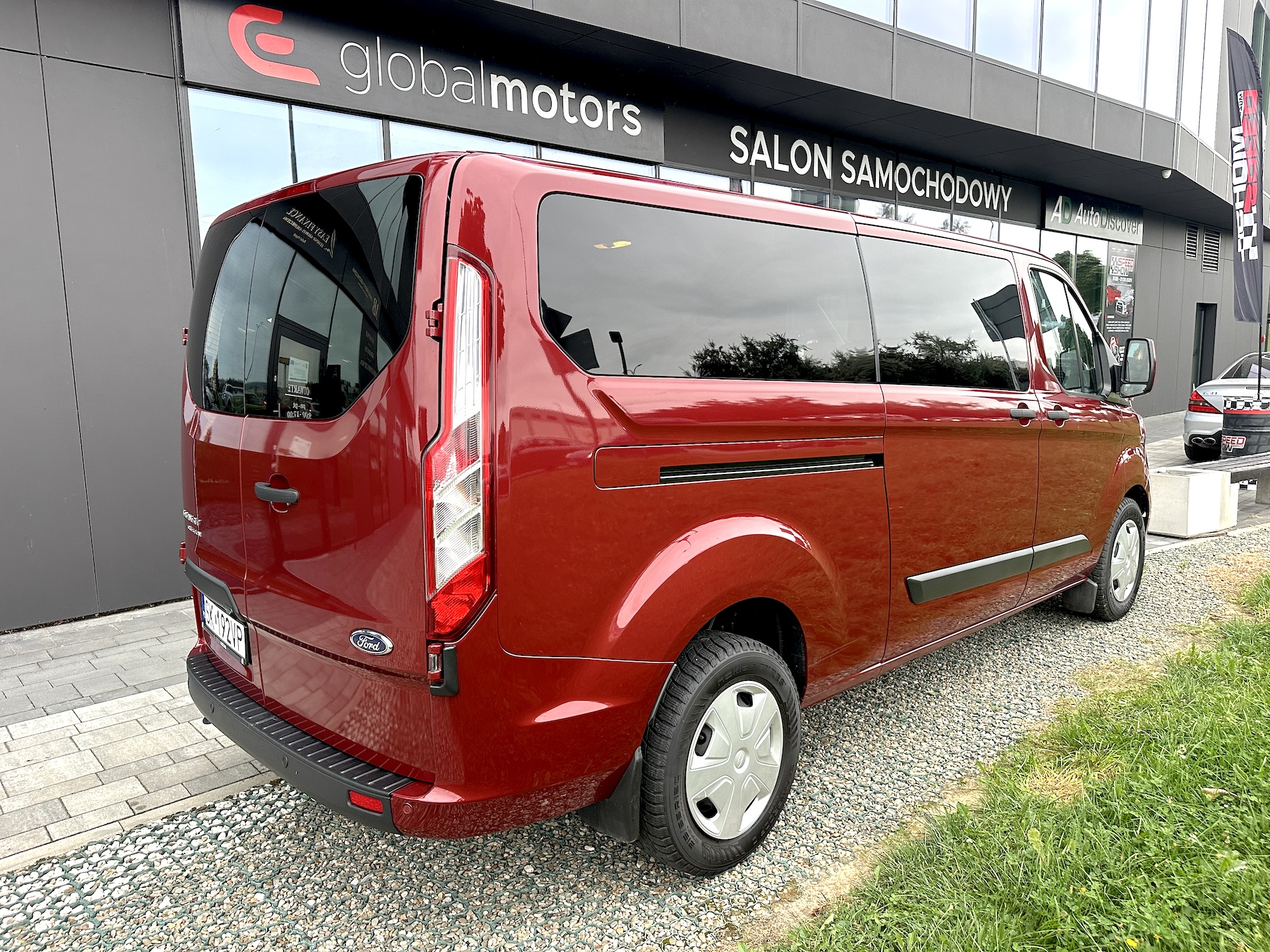 
Ford Transit Custom Titanium Black Series full									