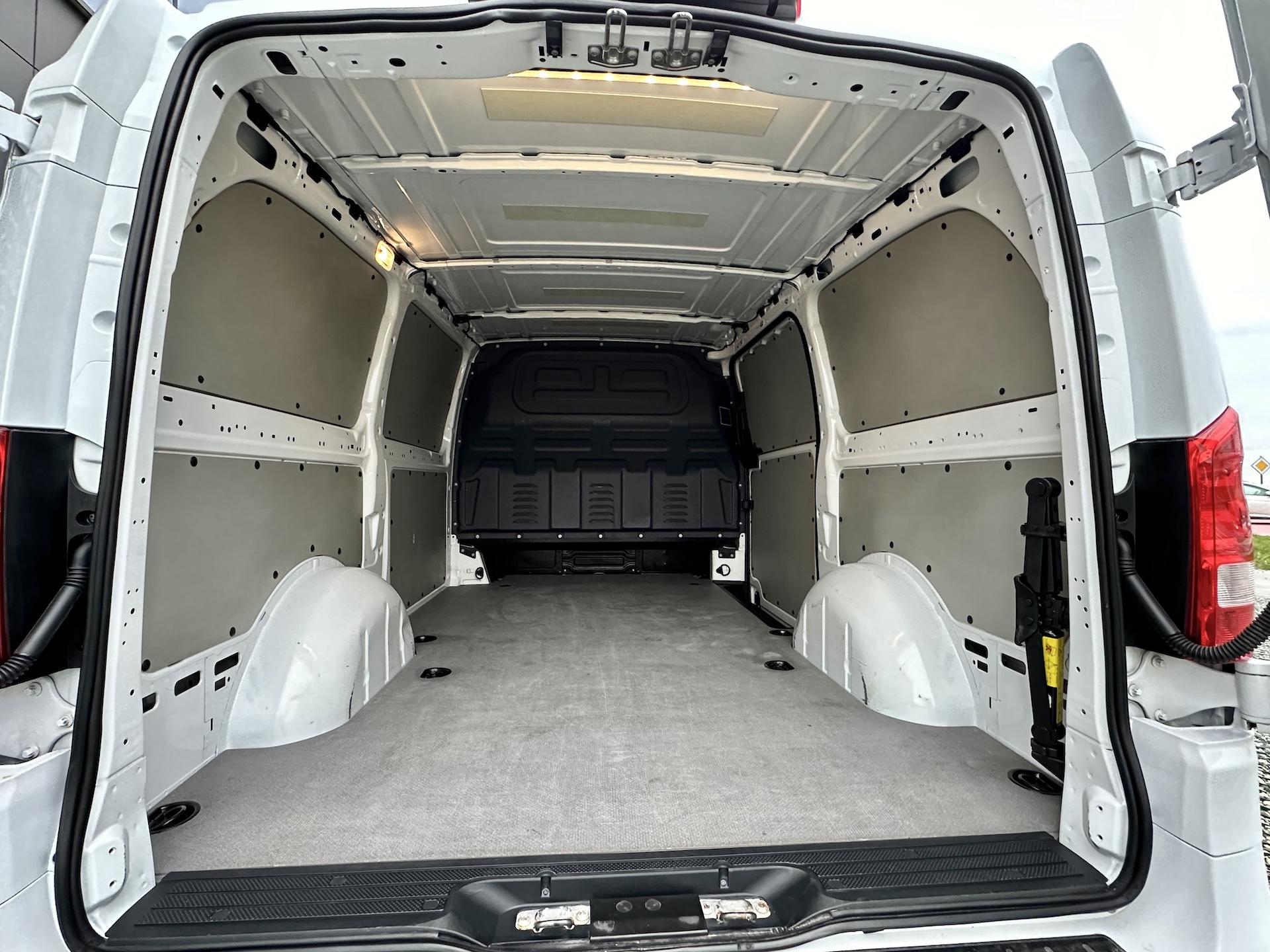 
Mercedes-Benz Vito 111 CDI (W447) full									