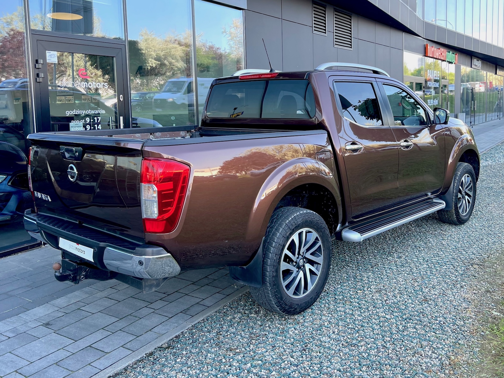 
Nissan Navara Double Cab (IV) full									