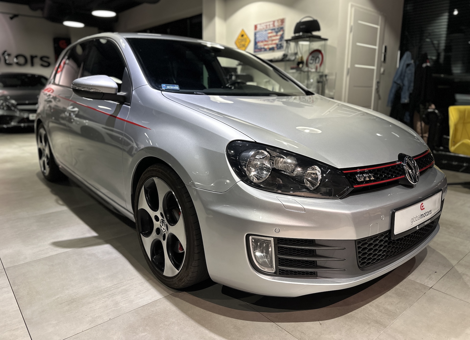 
Volkswagen Golf GTI full									