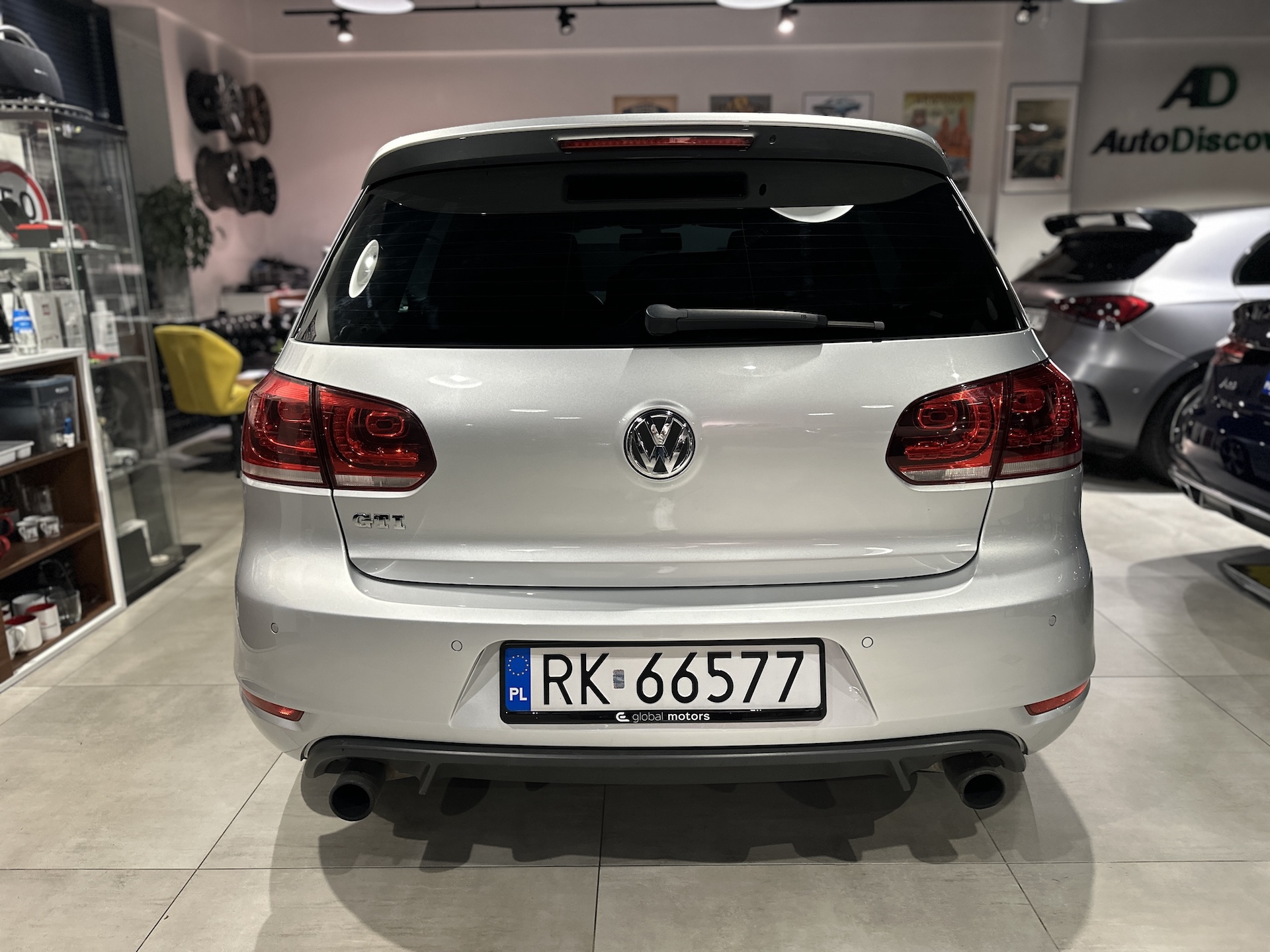 
Volkswagen Golf GTI full									