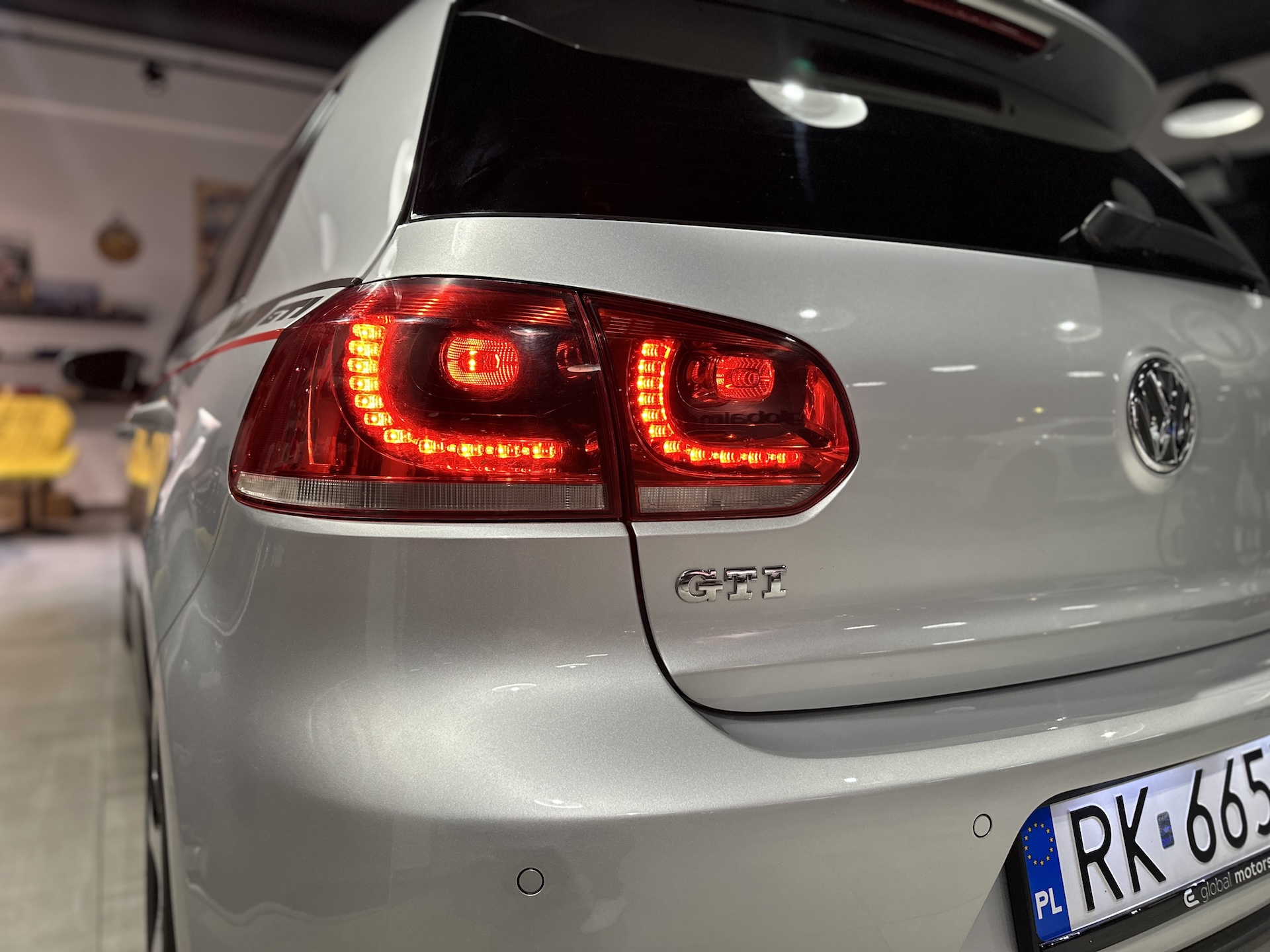 
Volkswagen Golf GTI full									