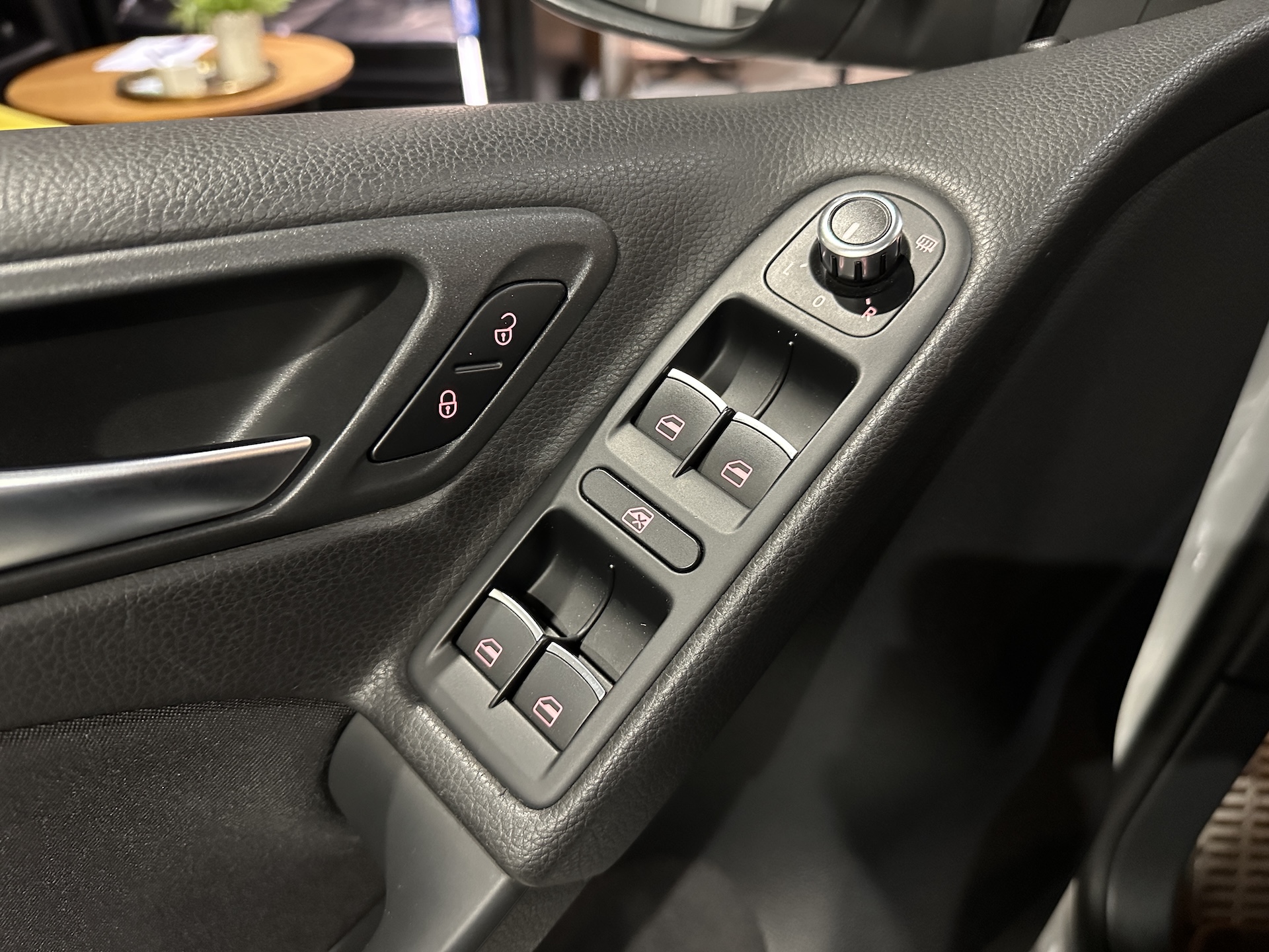 
Volkswagen Golf GTI full									