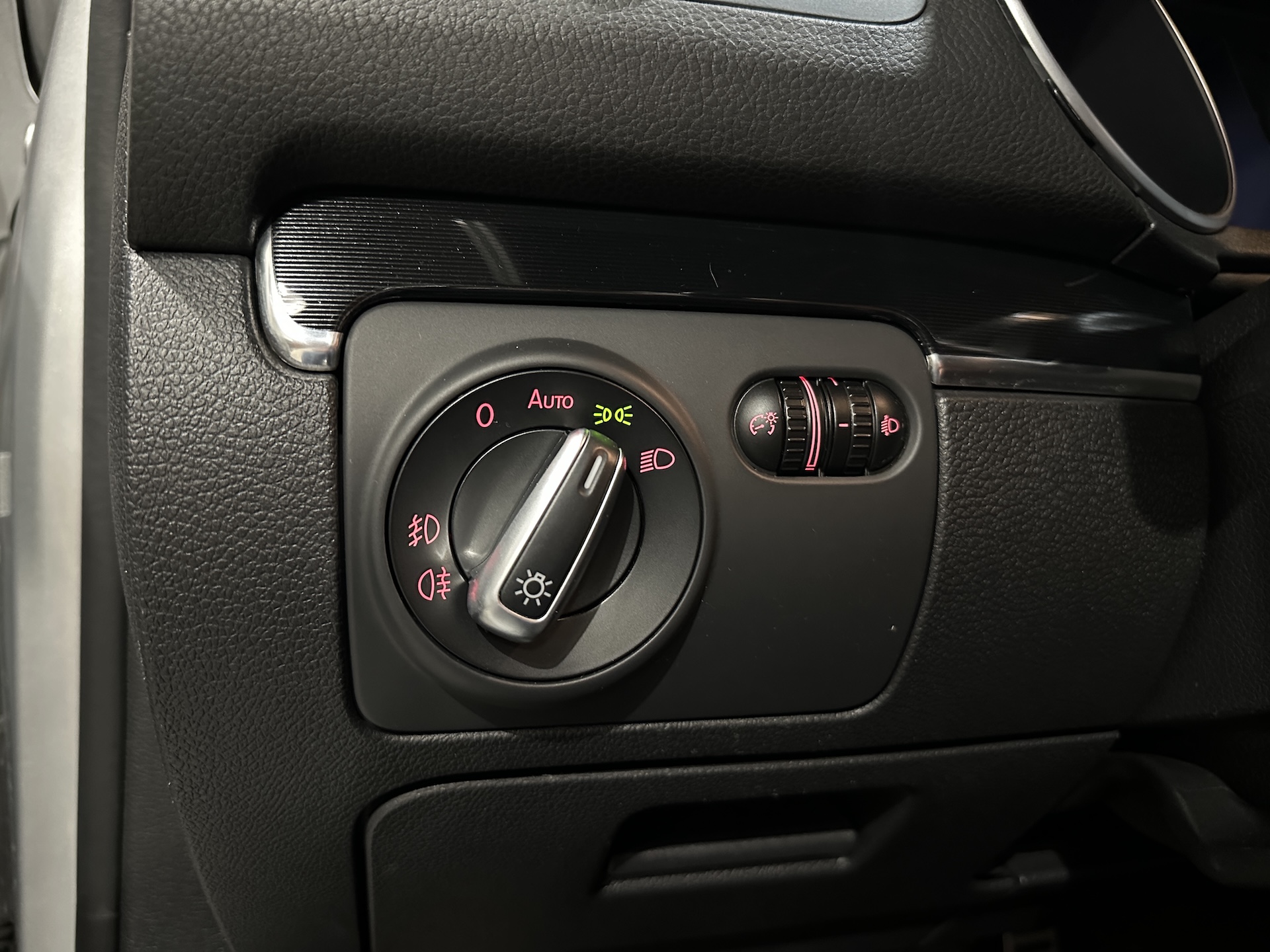 
Volkswagen Golf GTI full									