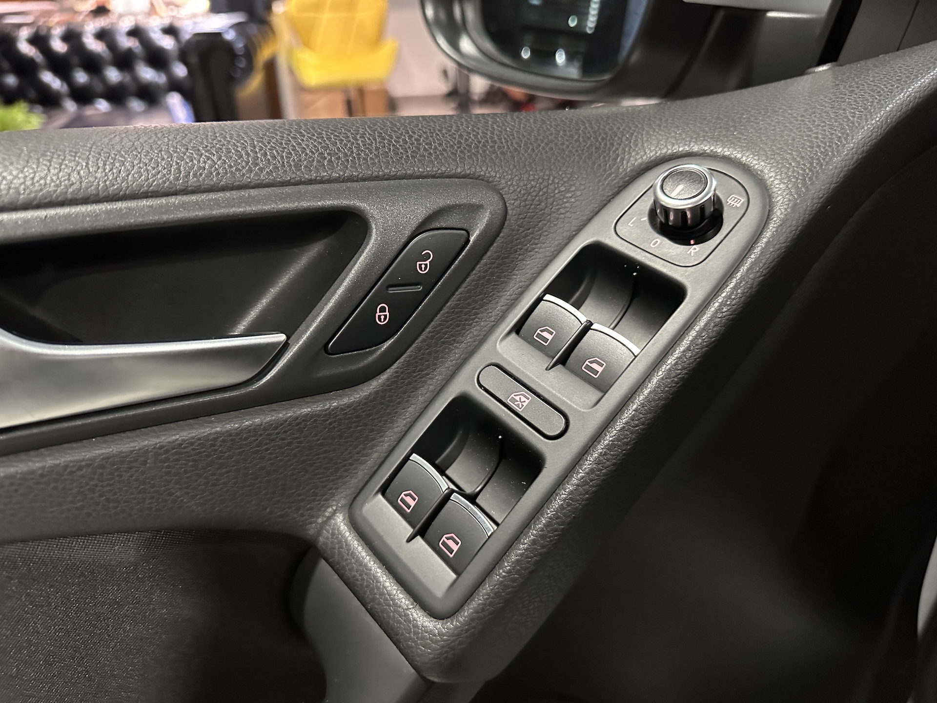 
Volkswagen Golf GTI full									