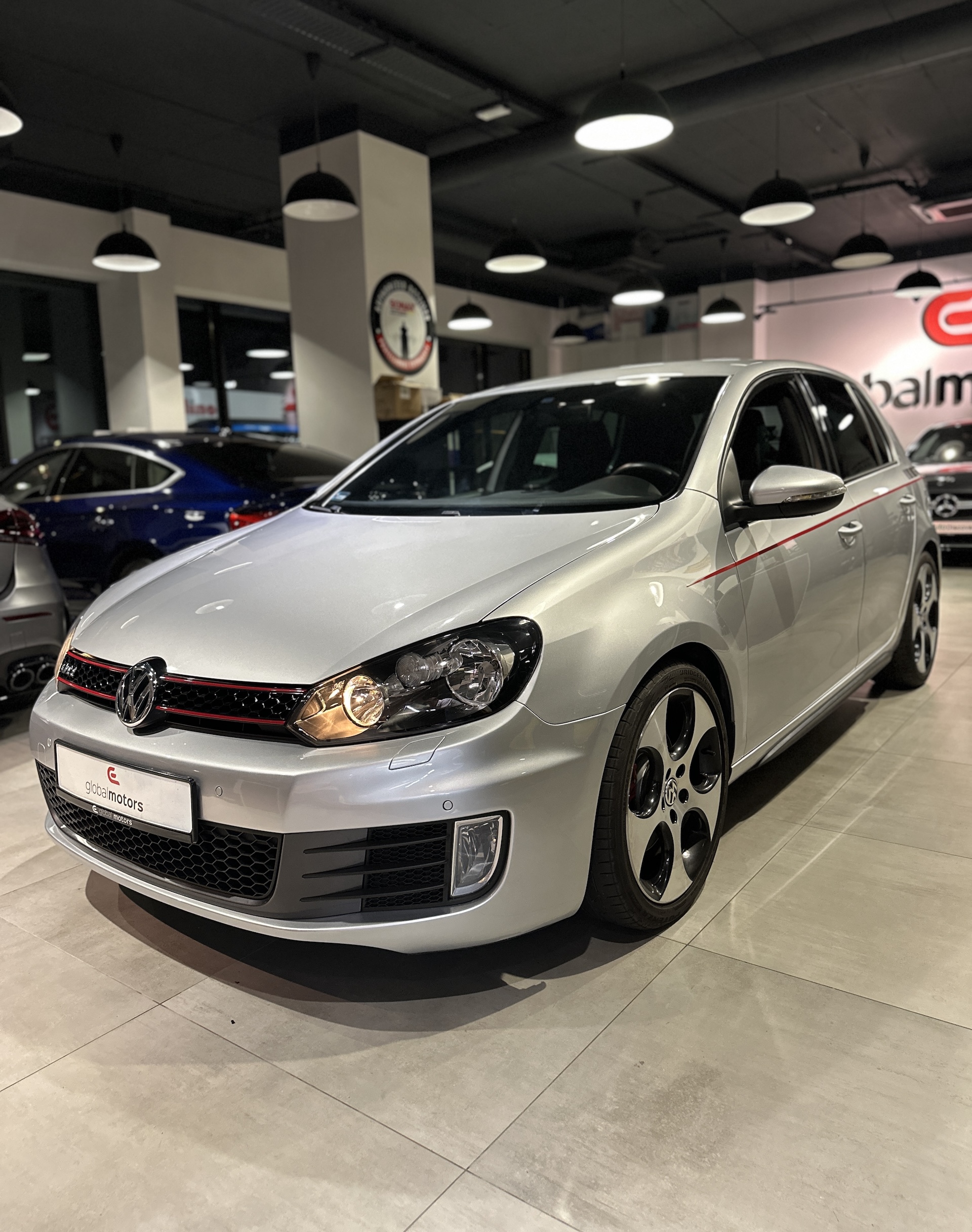 
Volkswagen Golf GTI full									