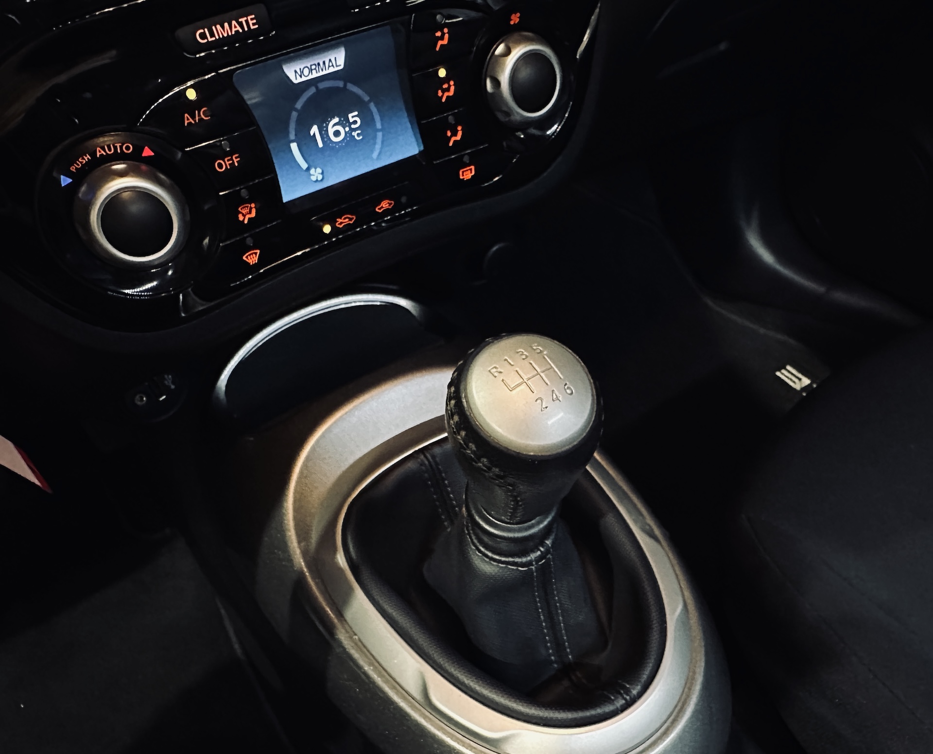 
Nissan Juke Acenta full									