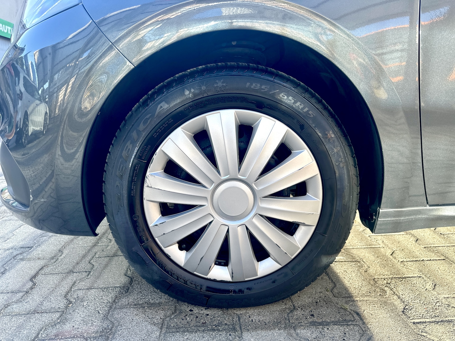 
Peugeot 208 PureTech Active full									