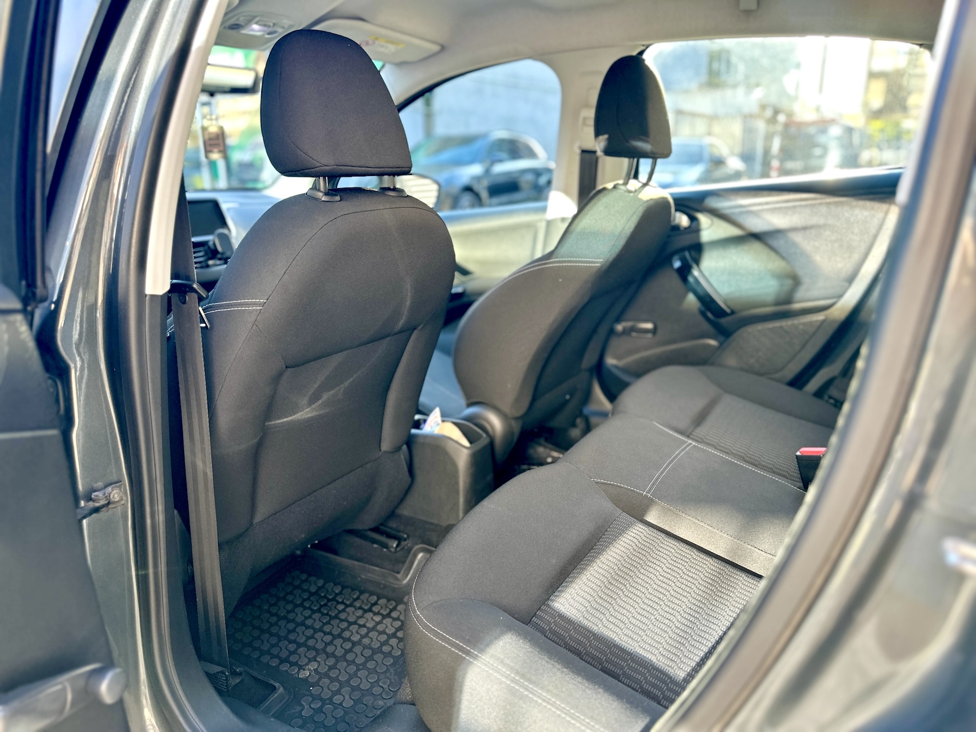 
Peugeot 208 PureTech Active full									