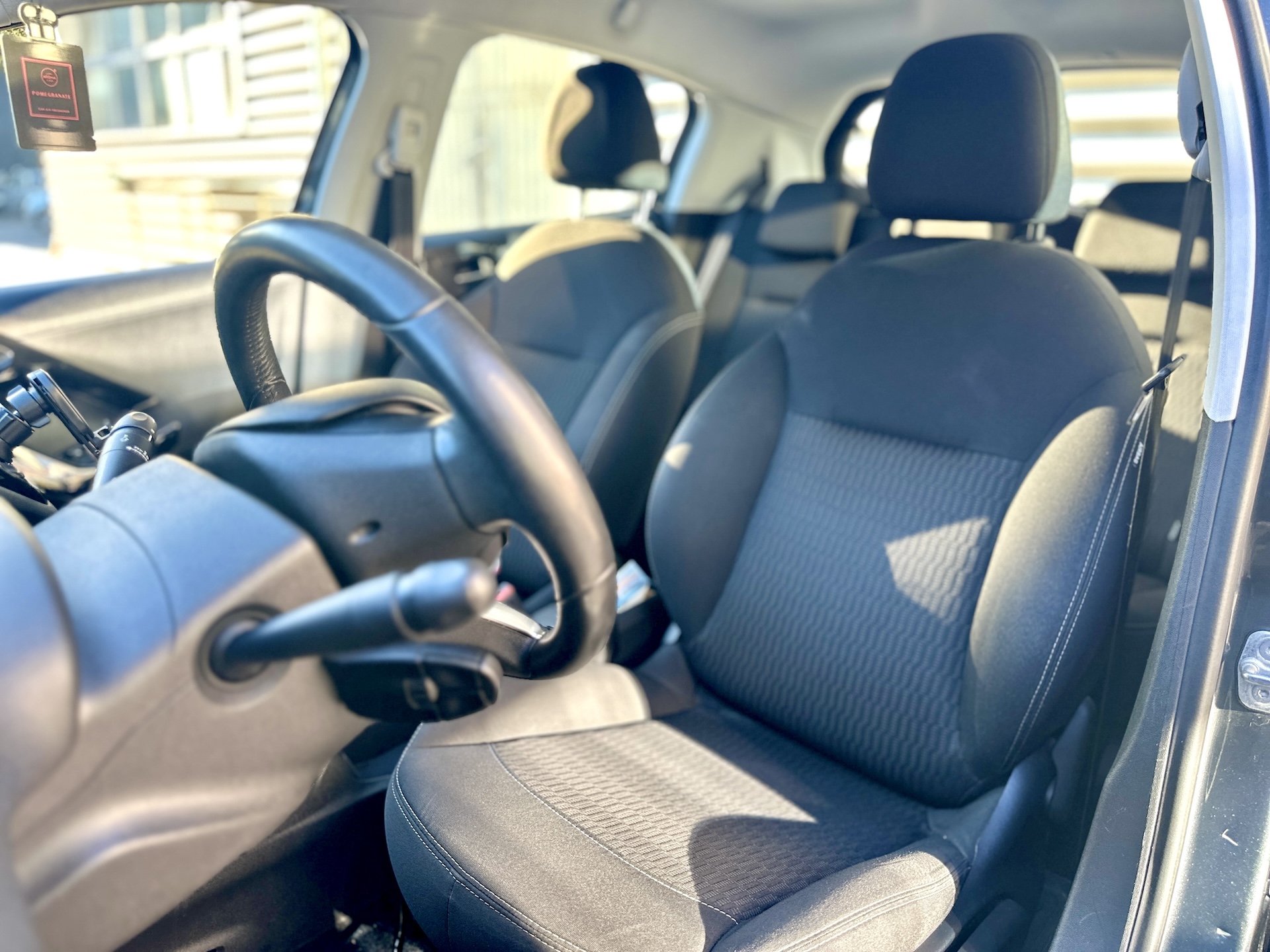 
Peugeot 208 PureTech Active full									