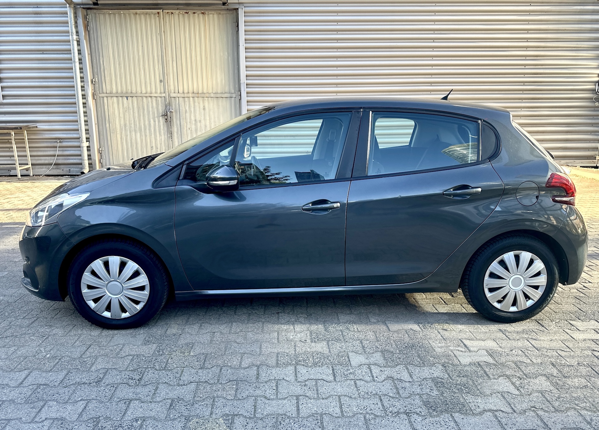 
Peugeot 208 PureTech Active full									