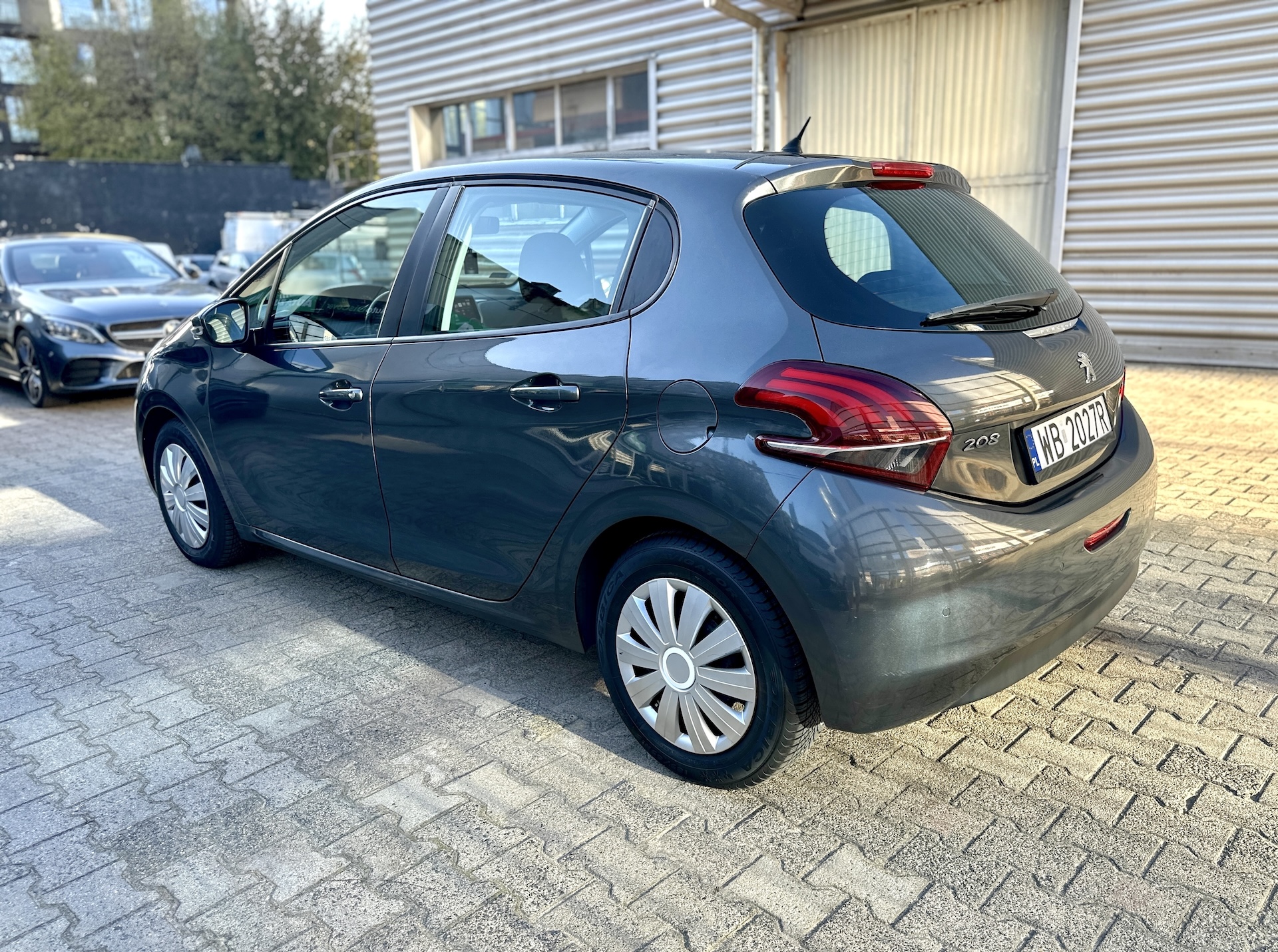 
Peugeot 208 PureTech Active full									