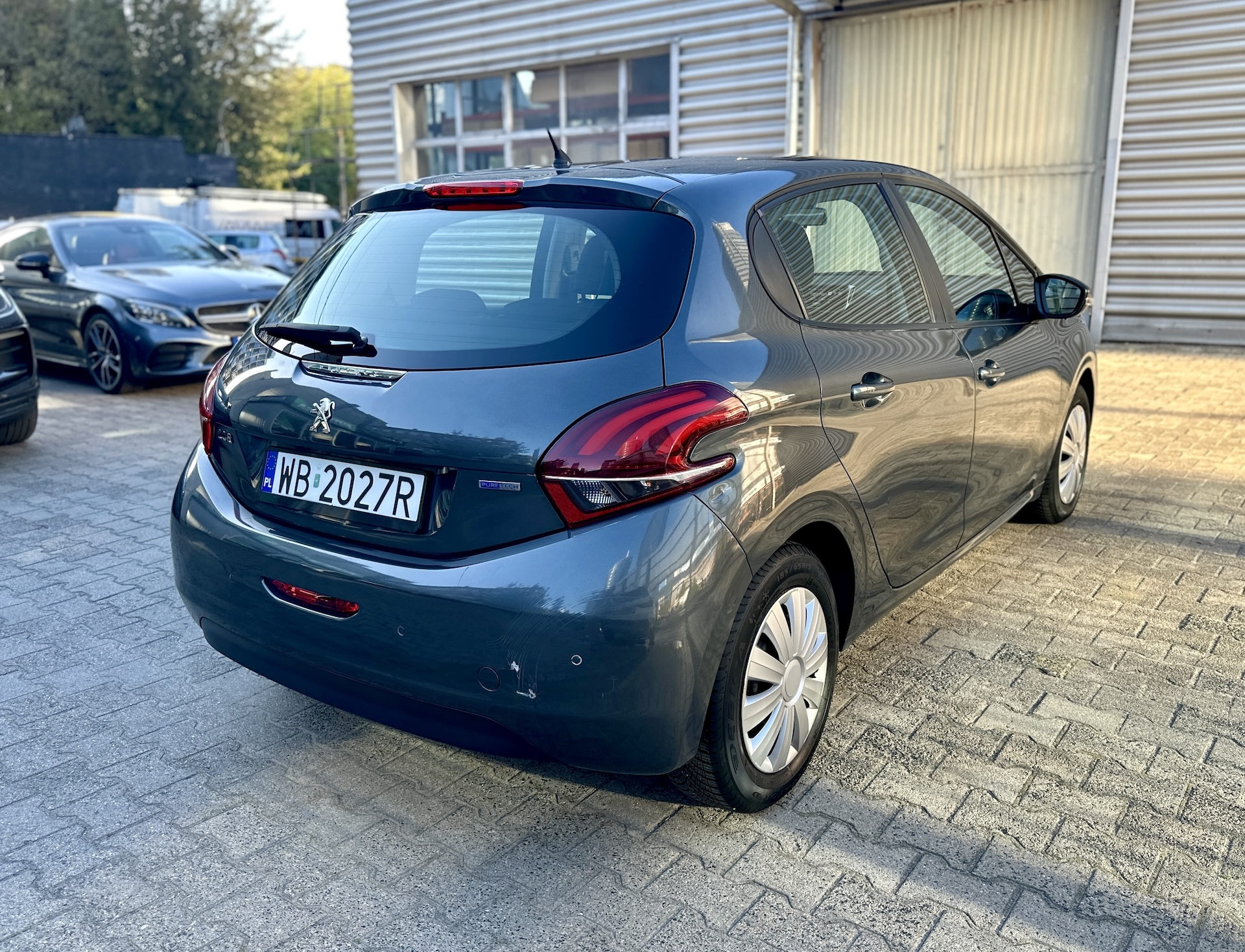 
Peugeot 208 PureTech Active full									