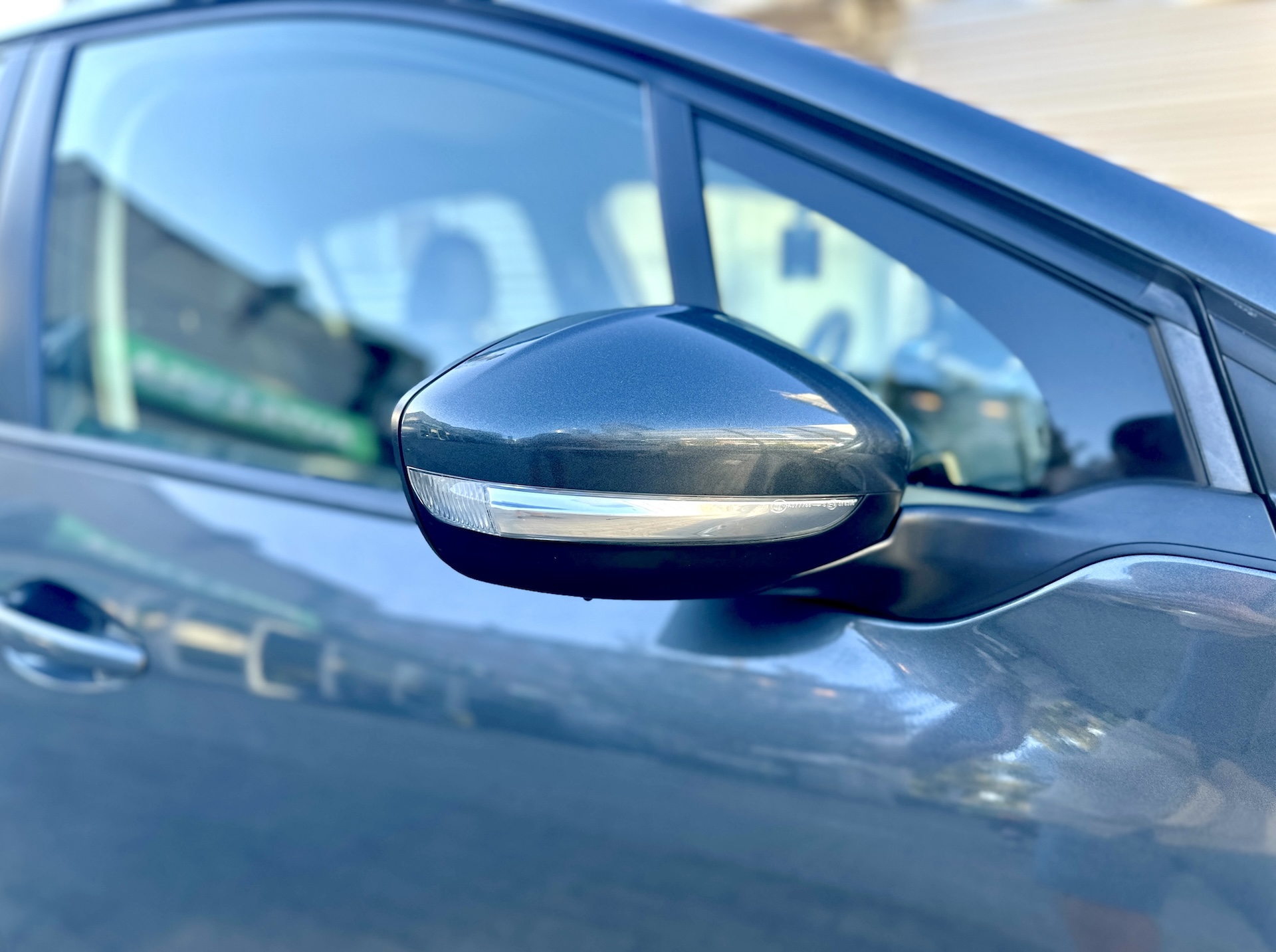 
Peugeot 208 PureTech Active full									