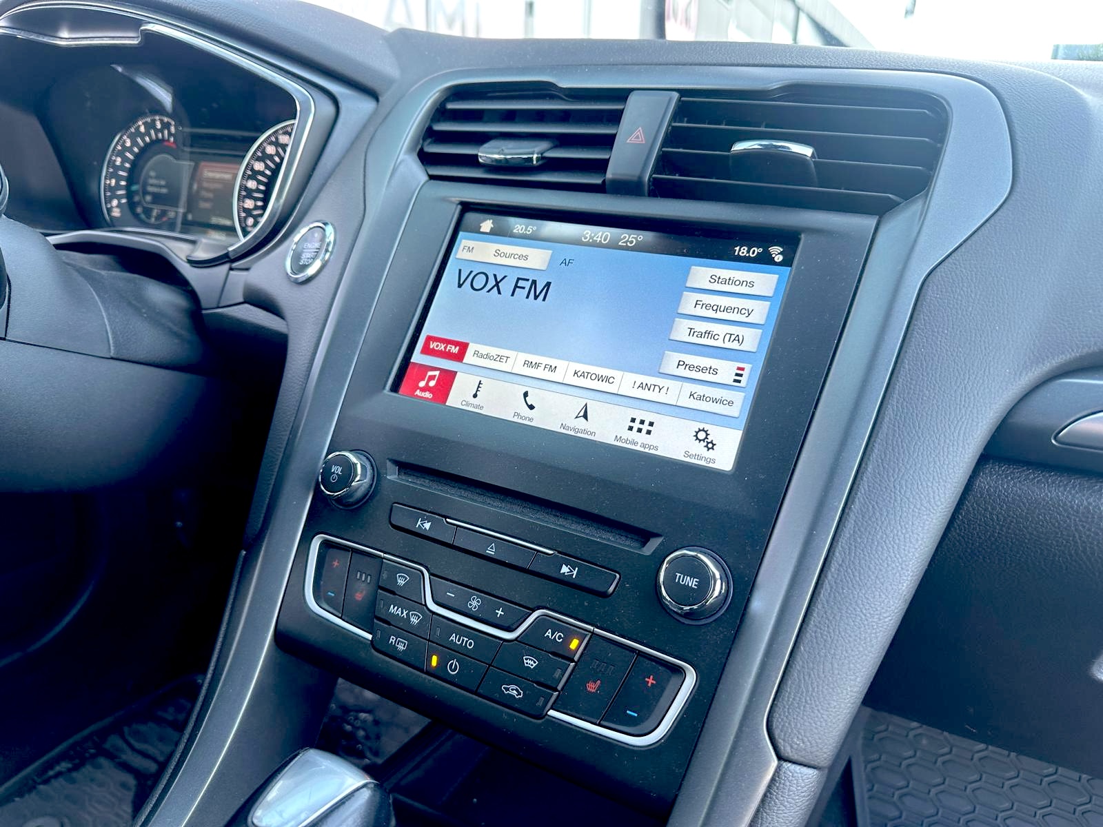 
Ford Mondeo Kombii full									