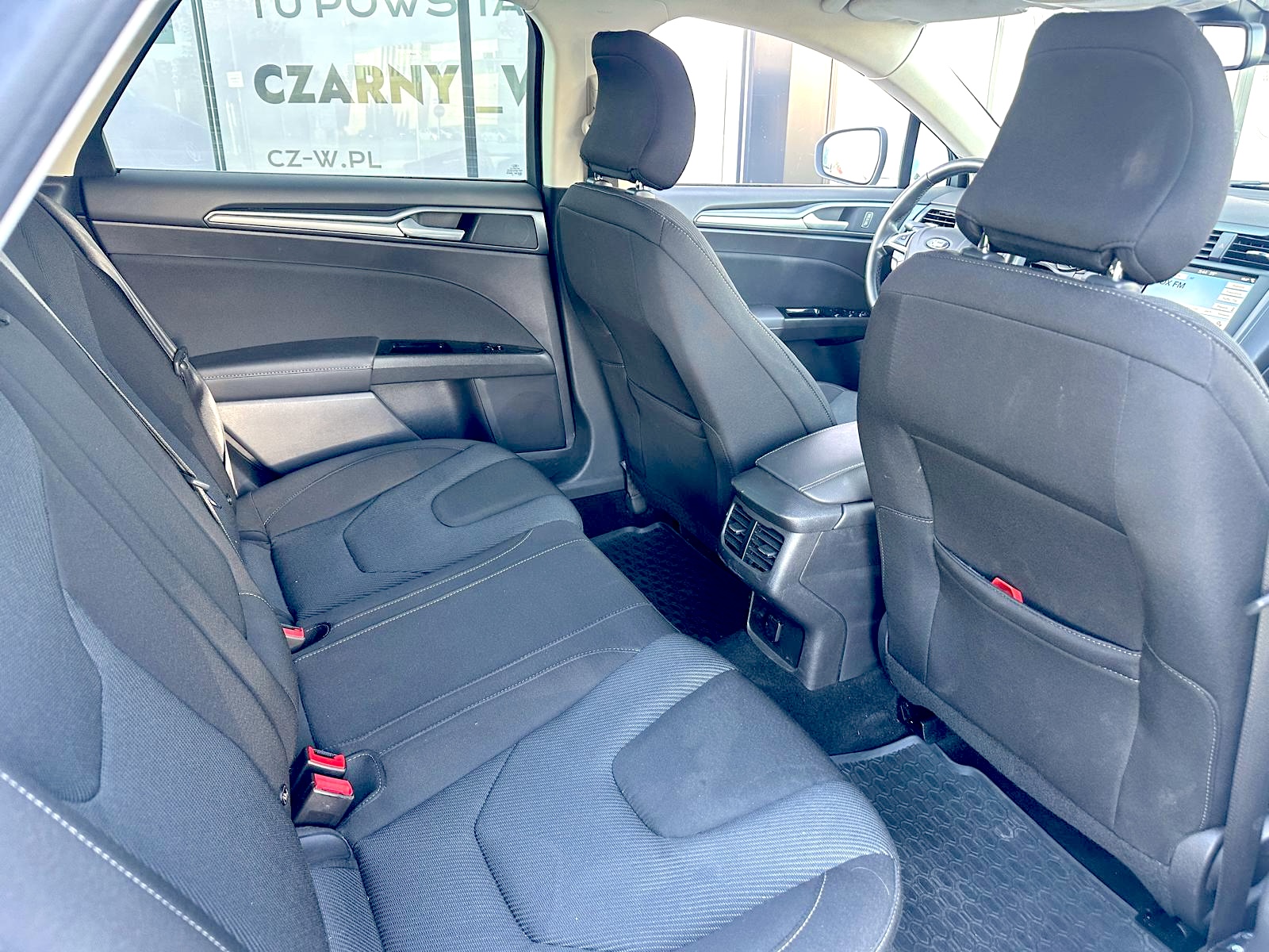 
Ford Mondeo Kombii full									