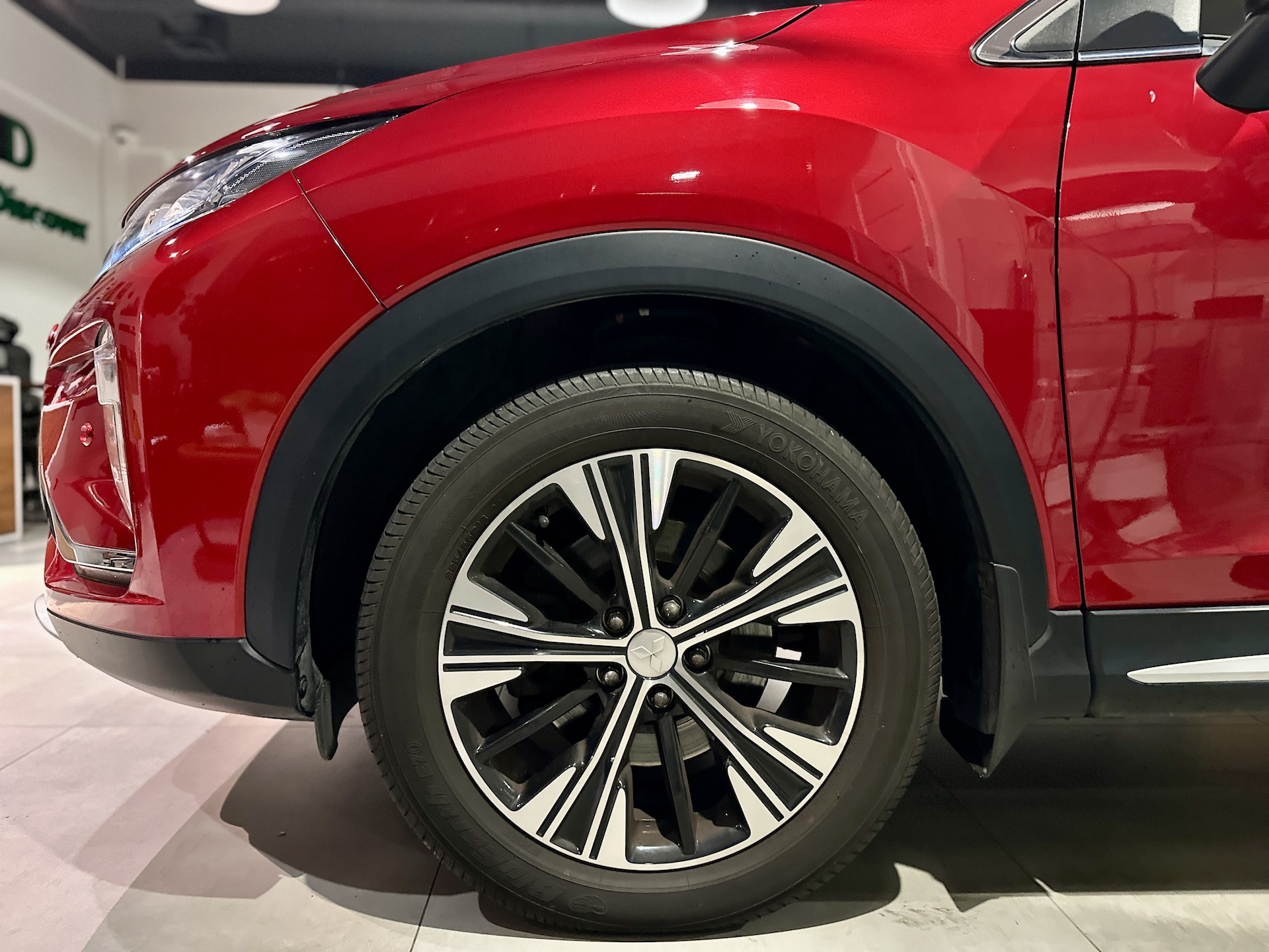 
Mitsubishi Eclipse Cross Intro Edition full									