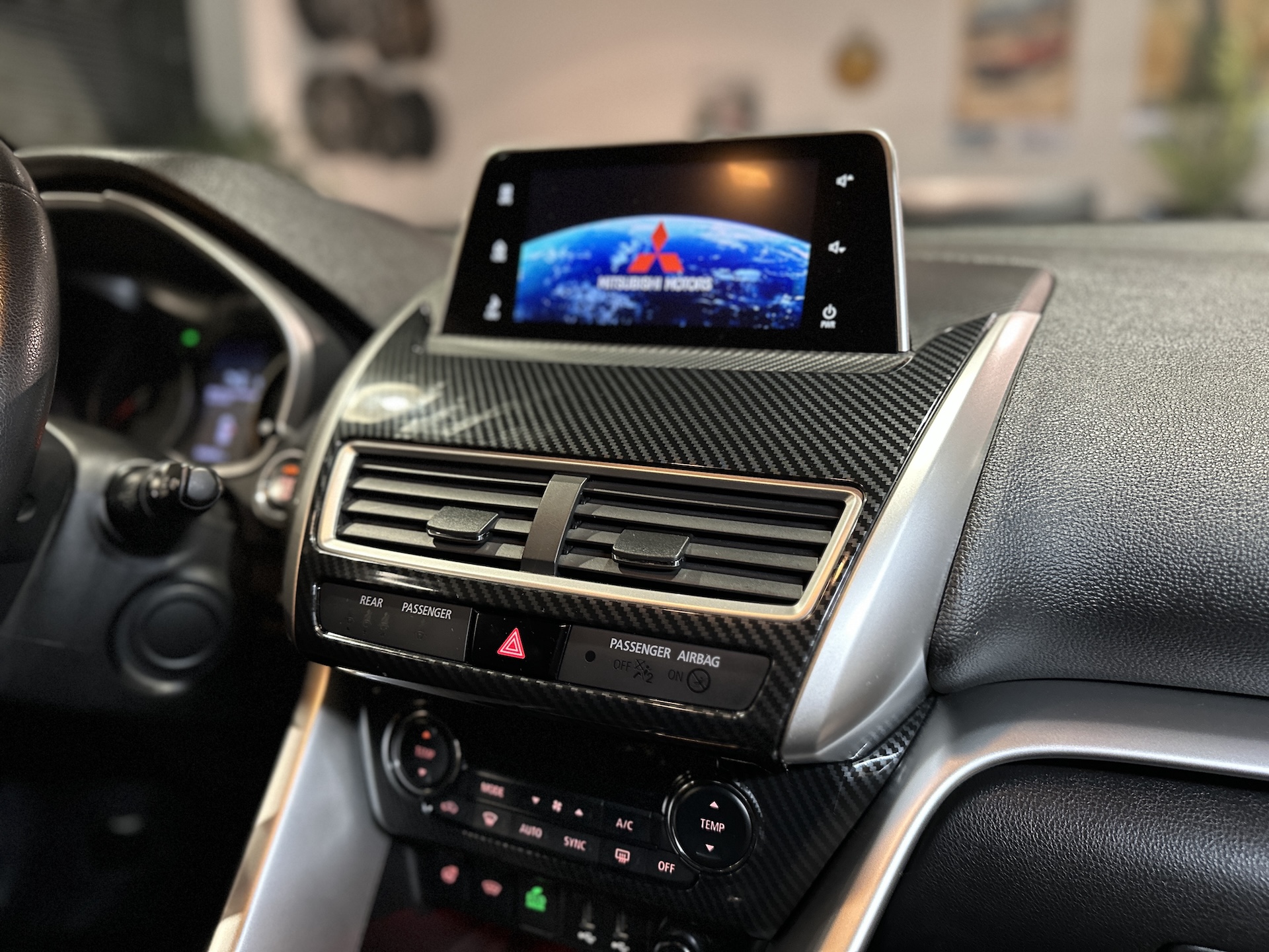 
Mitsubishi Eclipse Cross Intro Edition full									