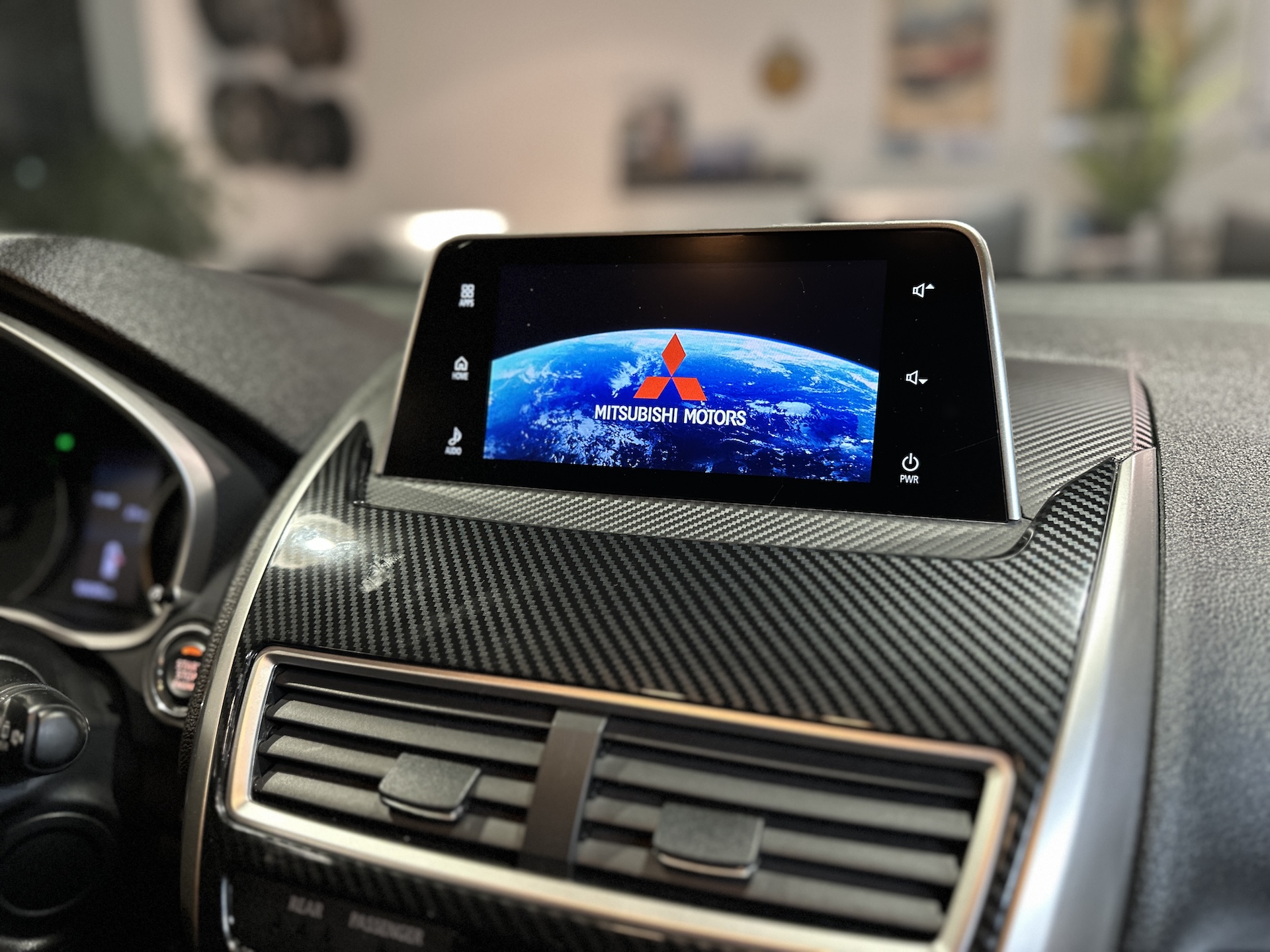 
Mitsubishi Eclipse Cross Intro Edition full									