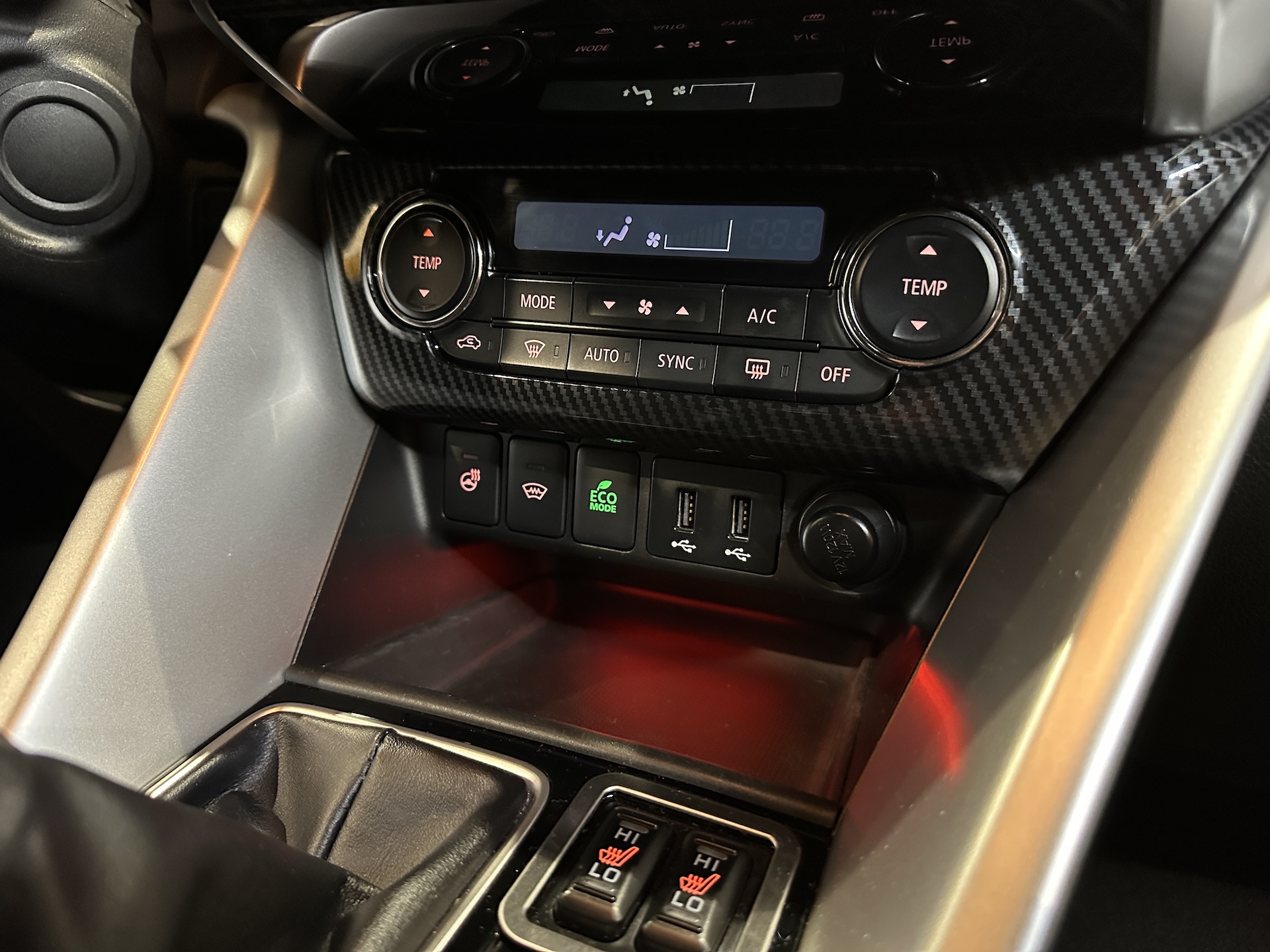 
Mitsubishi Eclipse Cross Intro Edition full									