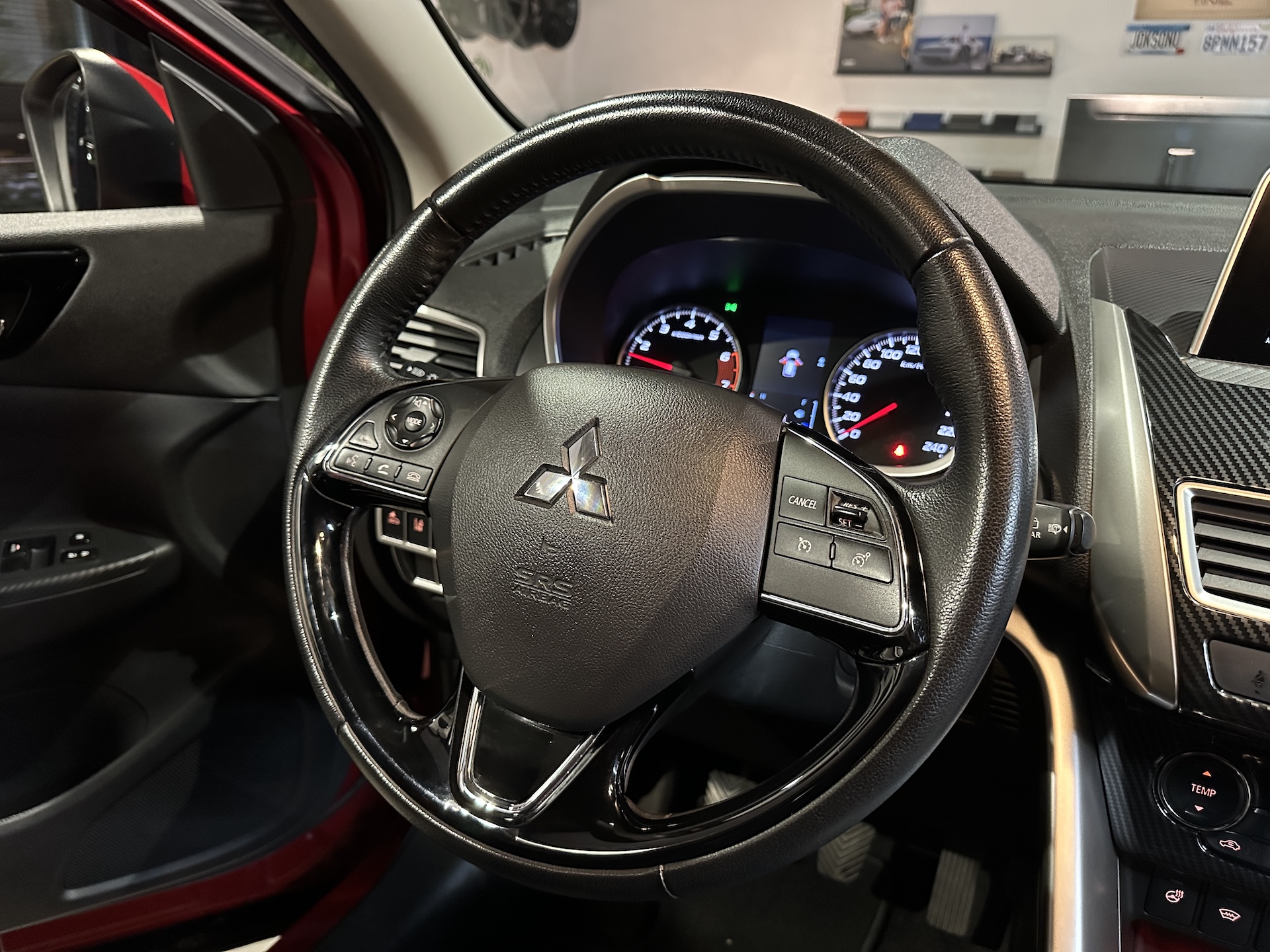 
Mitsubishi Eclipse Cross Intro Edition full									