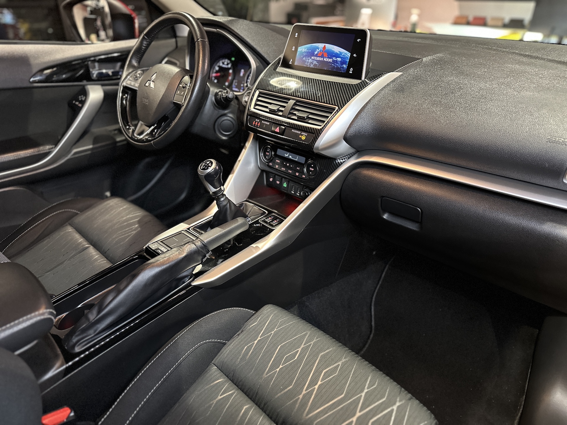 
Mitsubishi Eclipse Cross Intro Edition full									