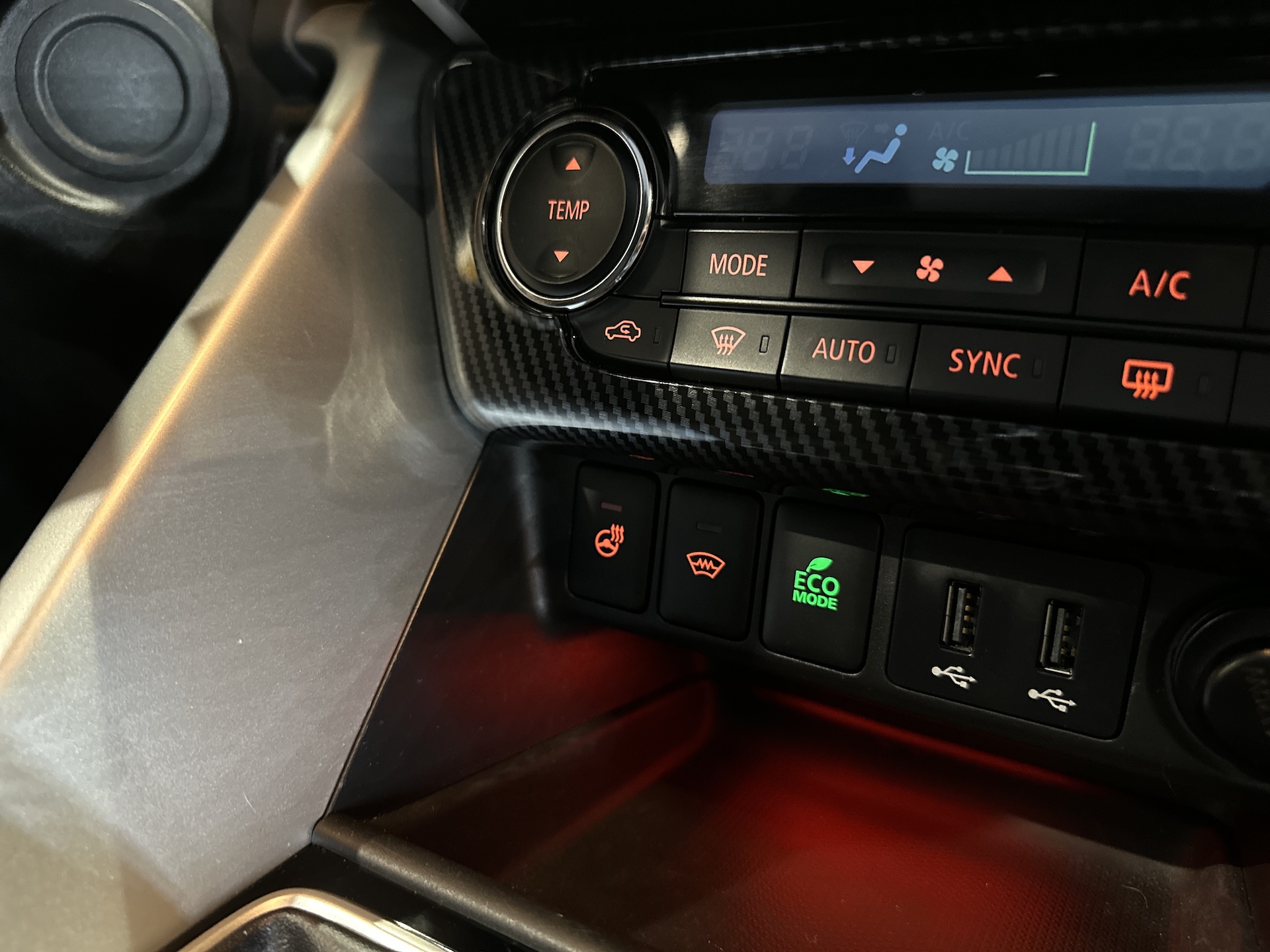 
Mitsubishi Eclipse Cross Intro Edition full									