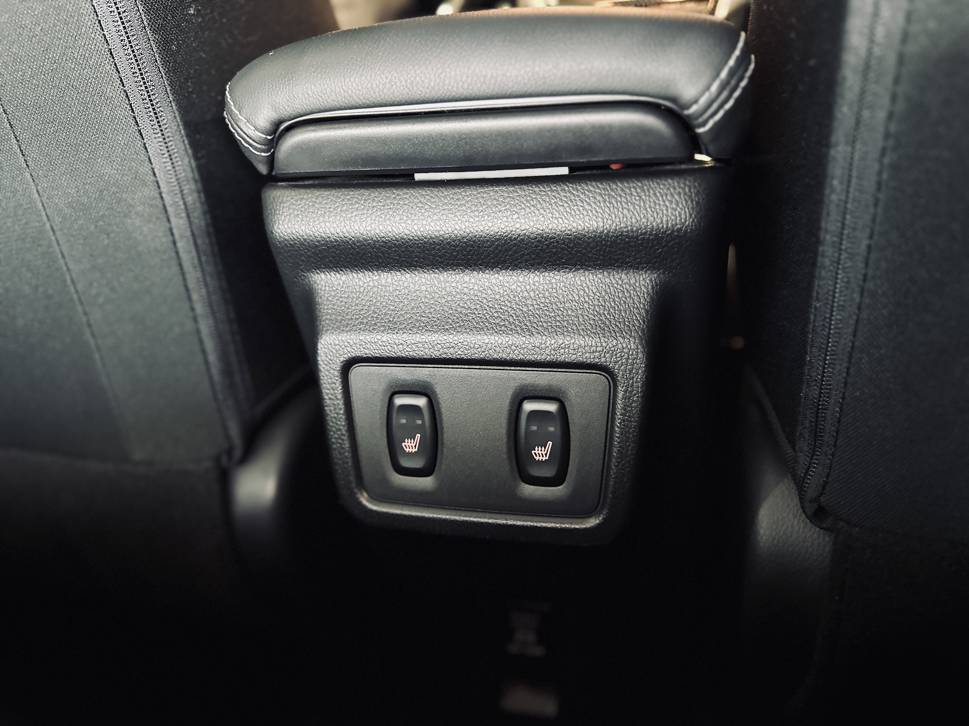 
Mitsubishi Eclipse Cross Intro Edition full									