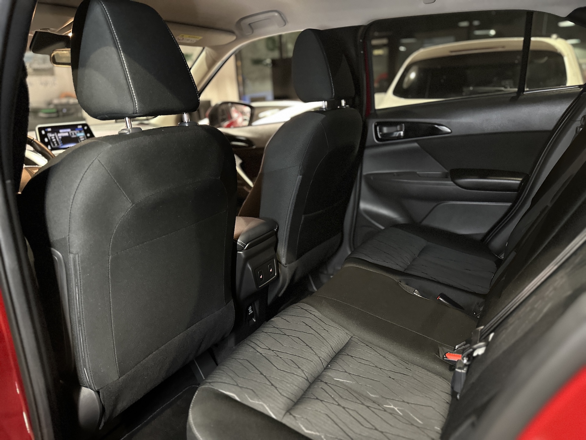 
Mitsubishi Eclipse Cross Intro Edition full									