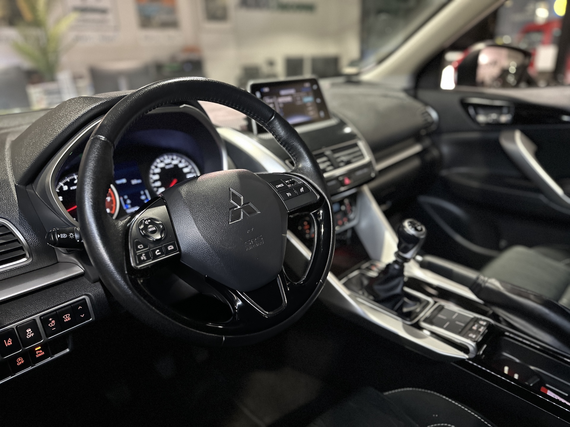 
Mitsubishi Eclipse Cross Intro Edition full									