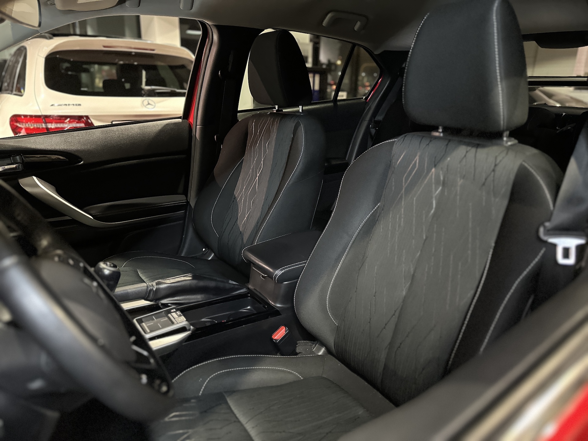 
Mitsubishi Eclipse Cross Intro Edition full									