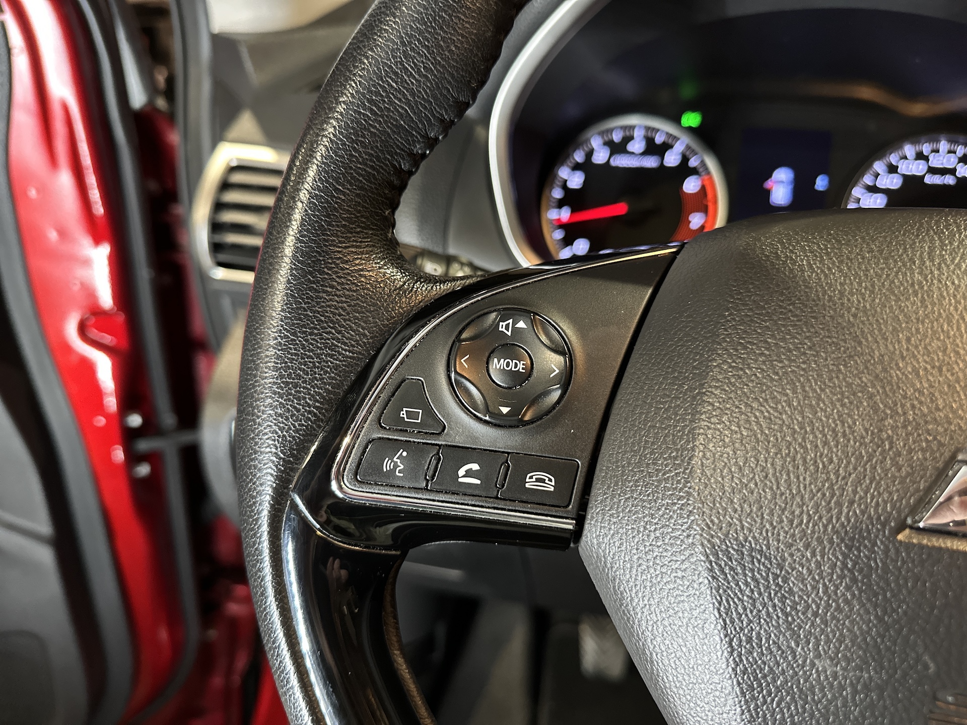 
Mitsubishi Eclipse Cross Intro Edition full									